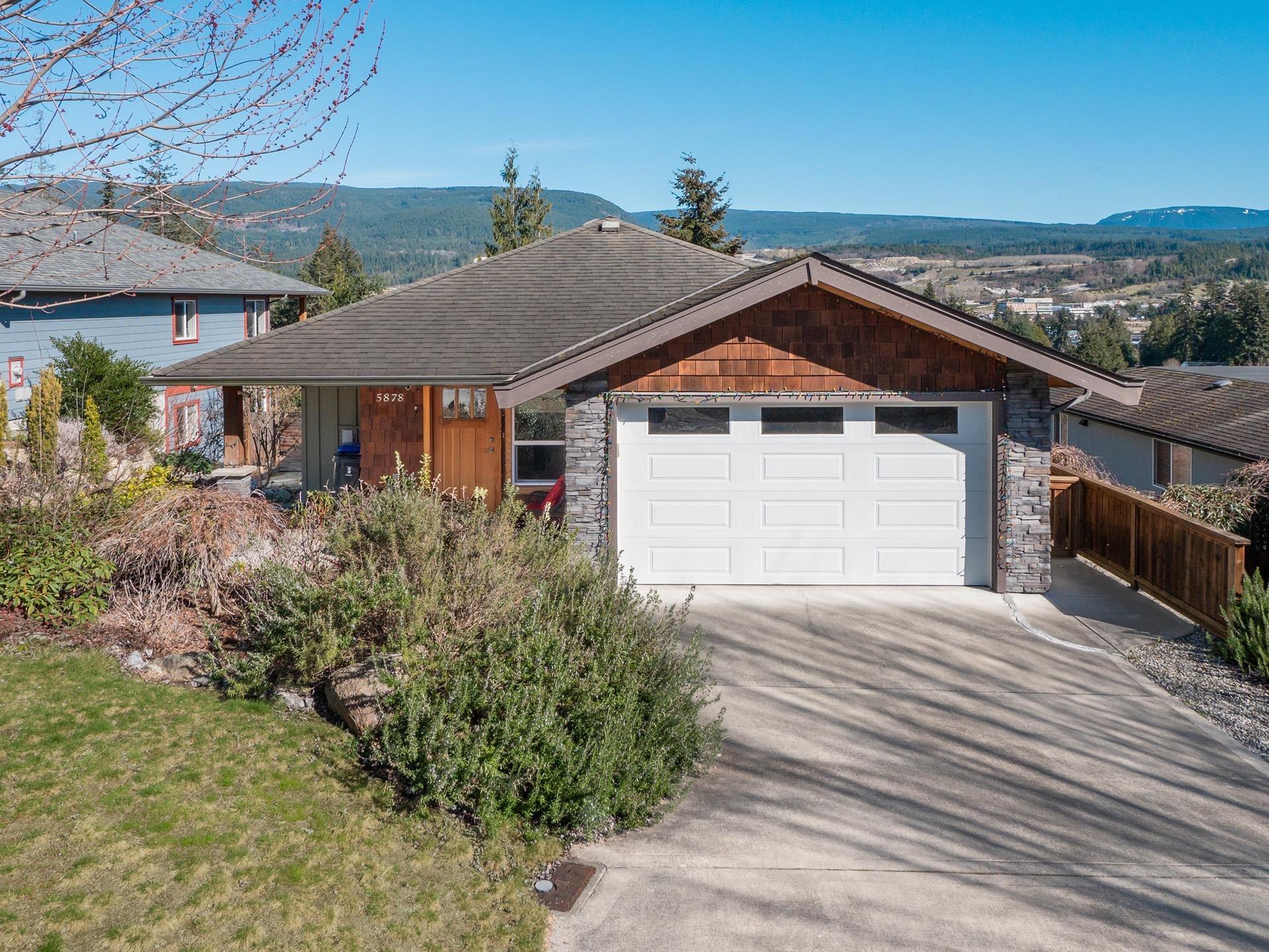 MLS® listing #R3143437 for sale located at 5878 MEDUSA STREET, Sechelt BC V0N 3A0