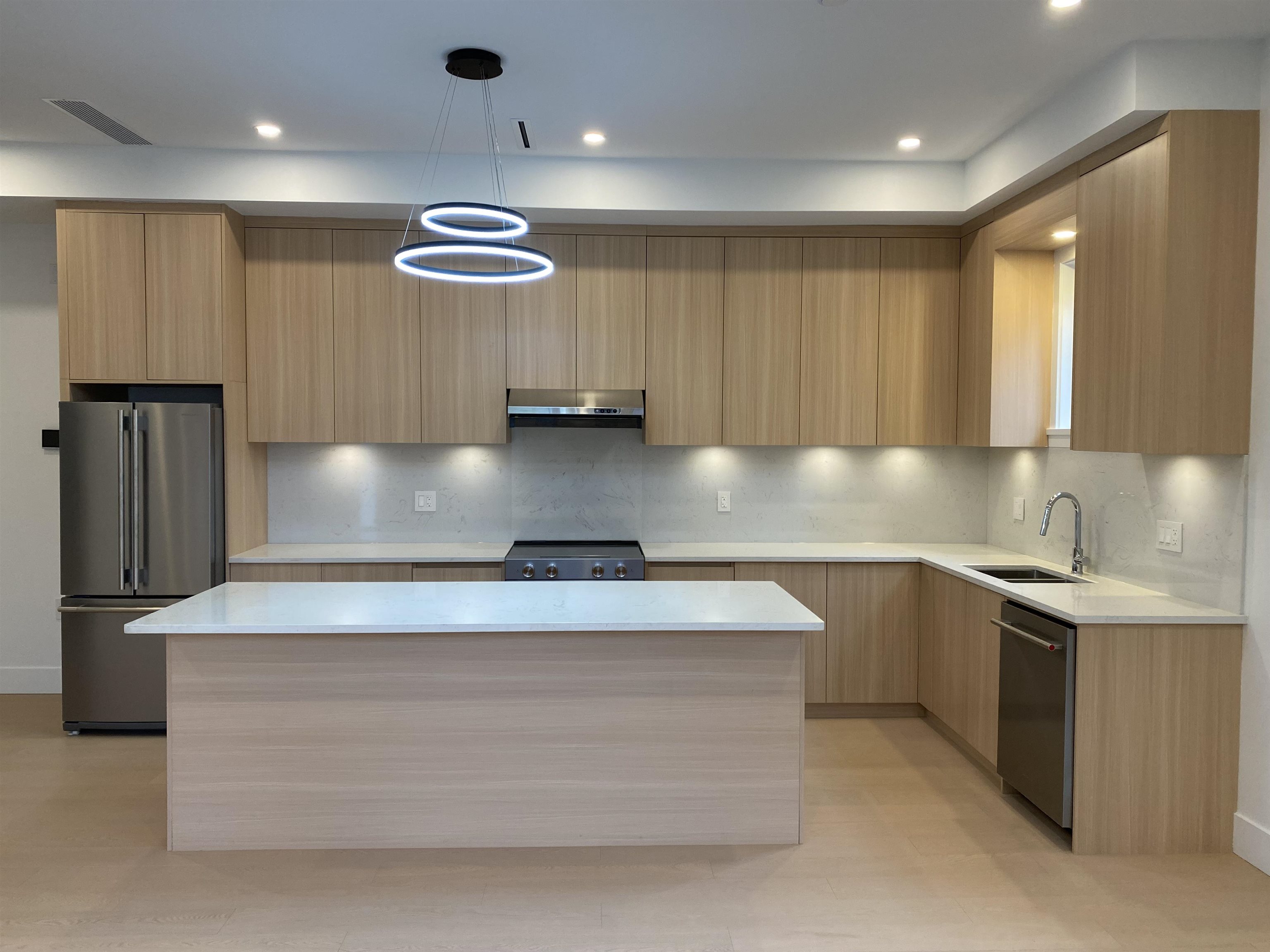 1 2452 HARRISON DRIVE, R3143487, BC,