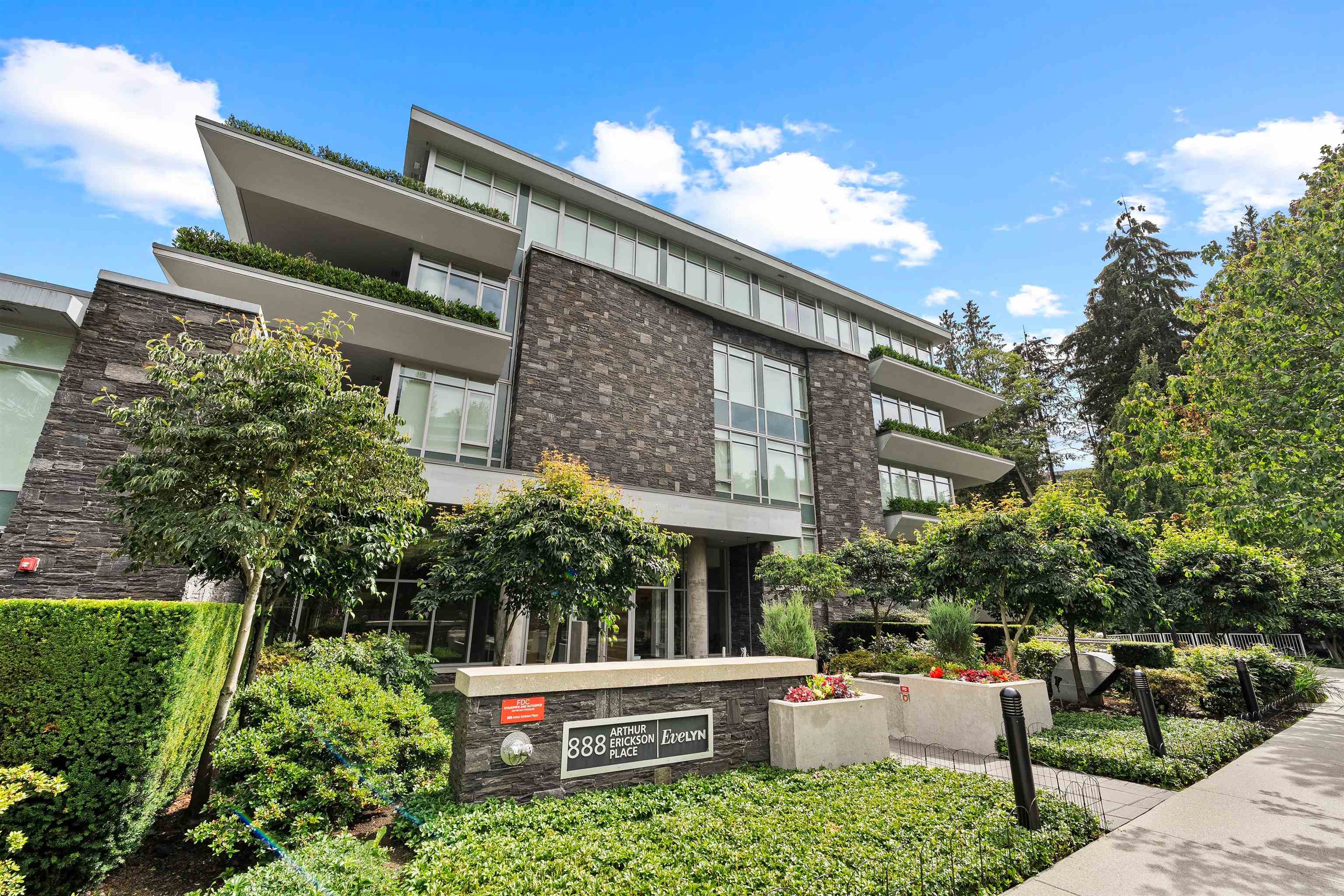 401 888 ARTHUR ERICKSON PLACE, R3144191, BC,