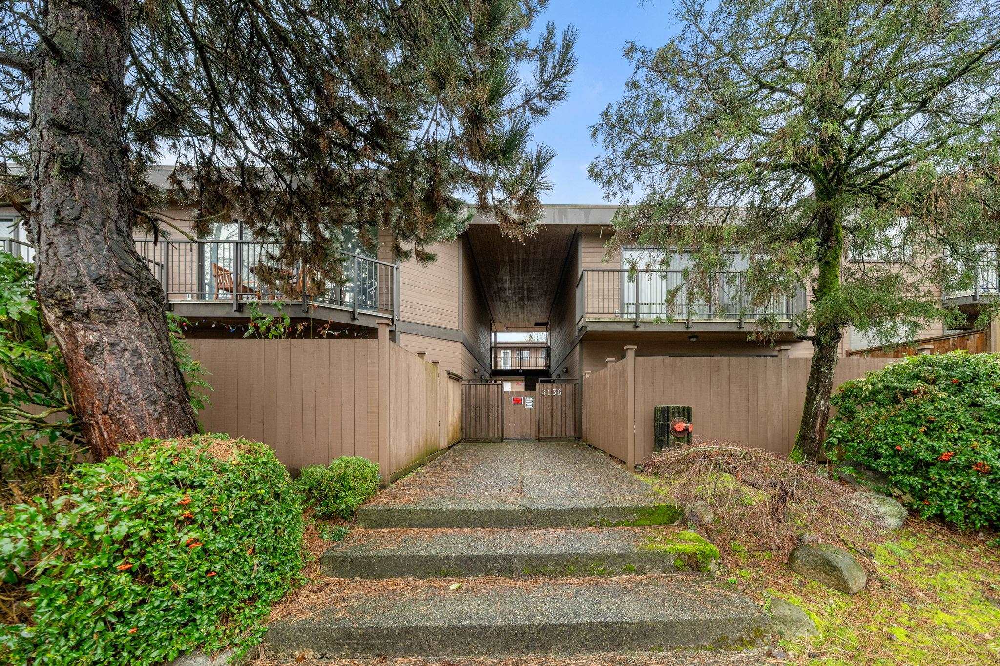 204 3136 KINGSWAY, R3144340, BC,