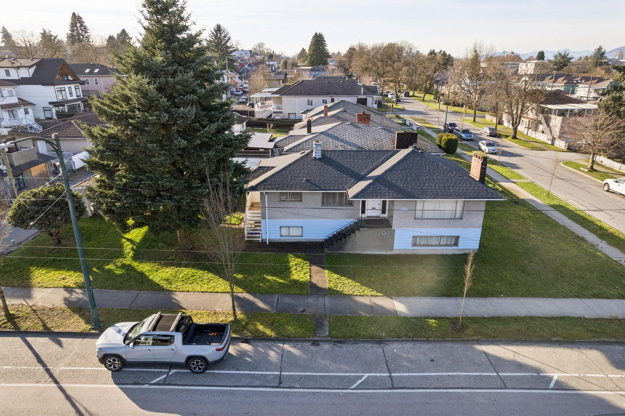 925 NANAIMO STREET, Vancouver BC V5L 4T1, R3144514, BC,