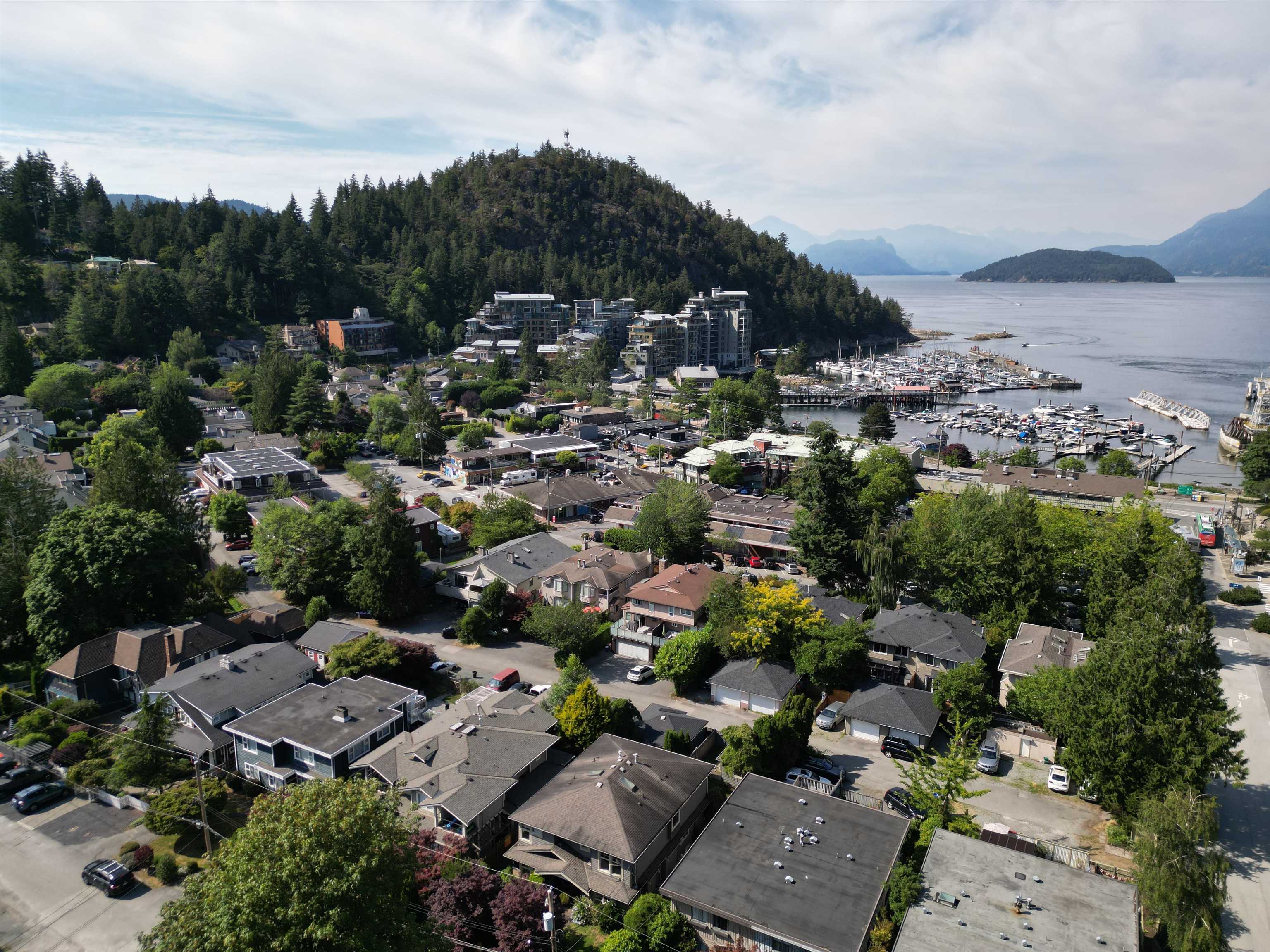 6339 DOUGLAS STREET, West Vancouver BC V7W 2G1, R3144579, BC,