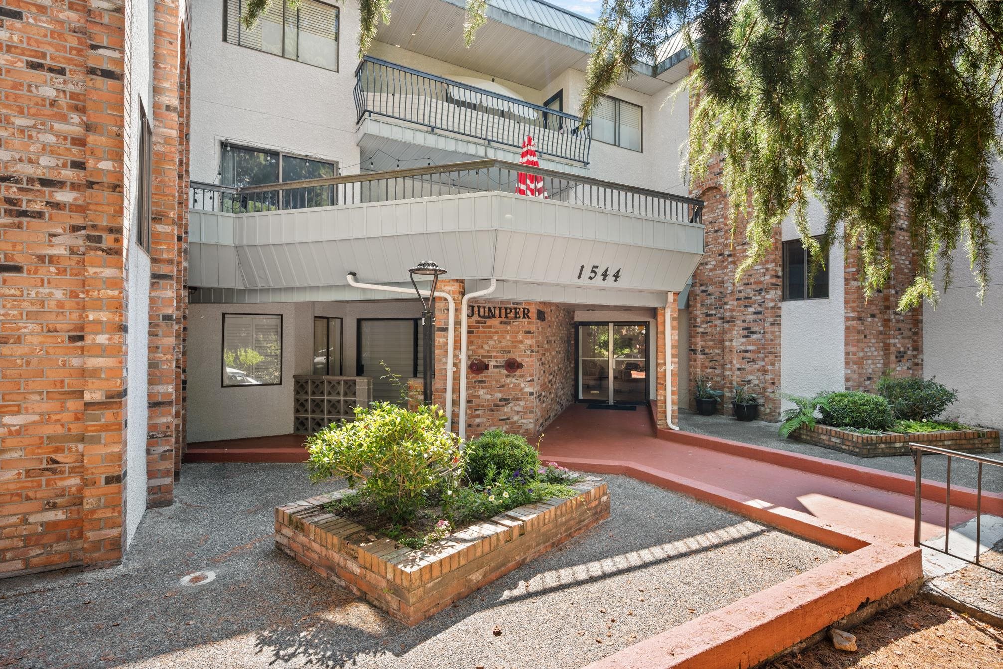 MLS® listing #R3144611 for sale located at 204 1544 FIR STREET