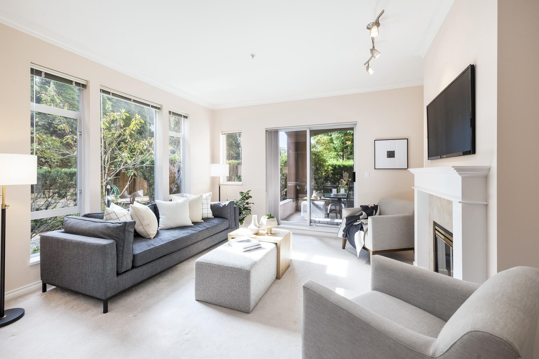 206 678 QUEENS ROAD, R3144681, BC,