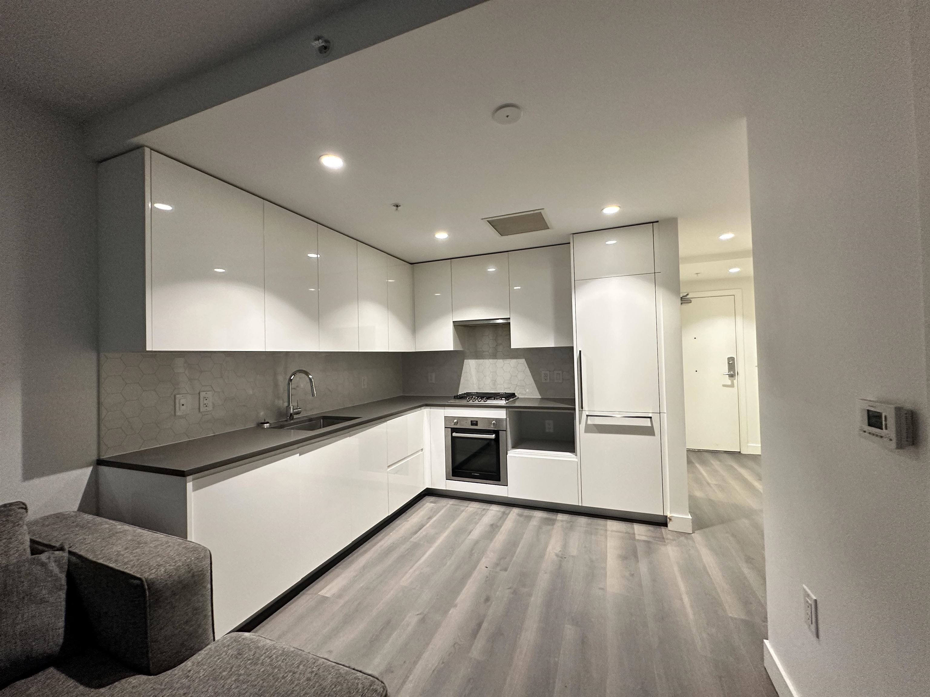 202 8181 CHESTER STREET, R3144728, BC,
