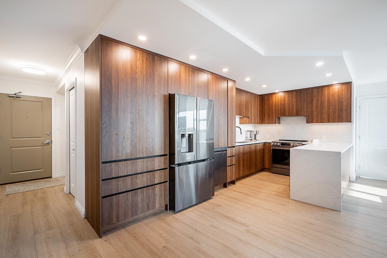 1906 4388 BUCHANAN STREET, R3145038, BC,