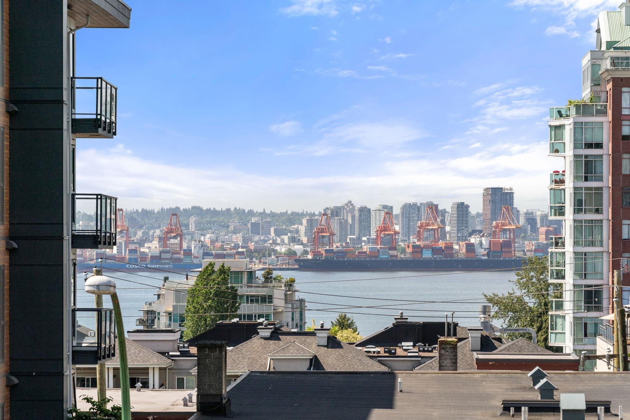 302 140 4TH STREET, R3145411, BC,