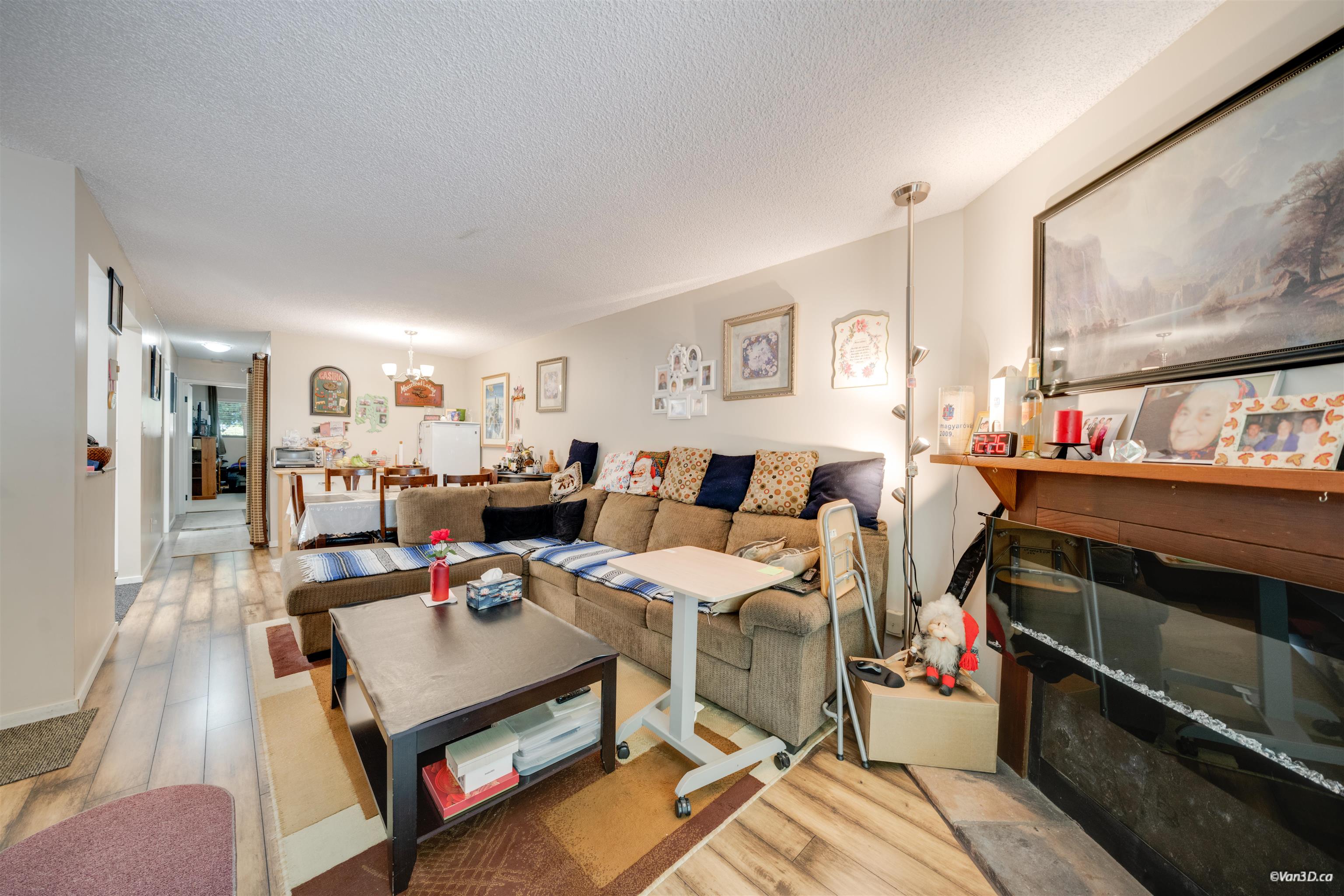 14828 HOLLY PARK LANE, Surrey BC V3R 6Y2, R3145575, BC,