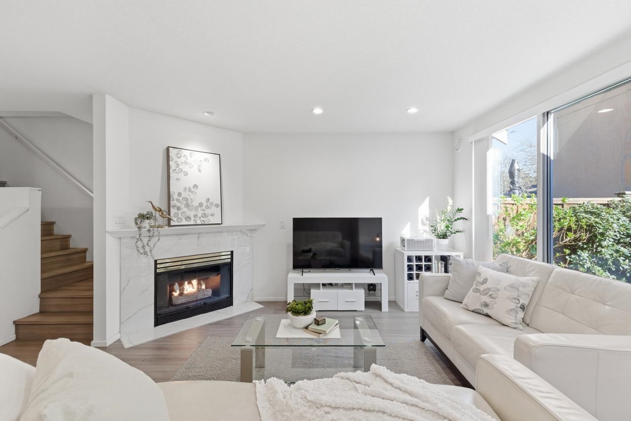 20 3428 ADANAC STREET, R3145640, BC,