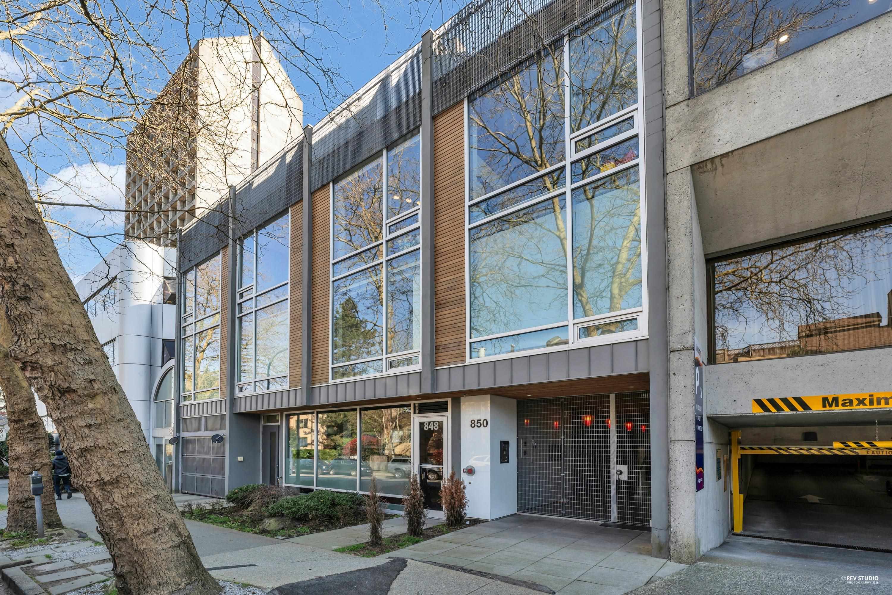 2 850 8TH AVENUE, R3145657, BC,