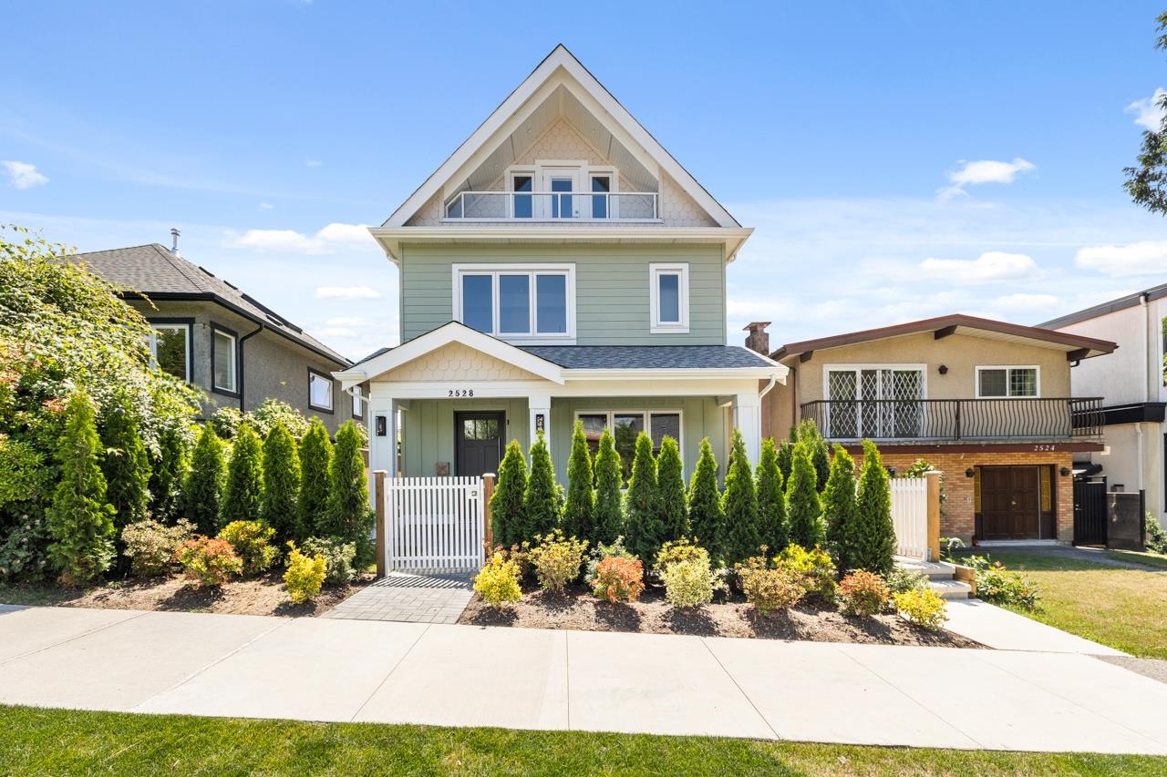 1 2528 TURNER STREET, R3145864, BC,
