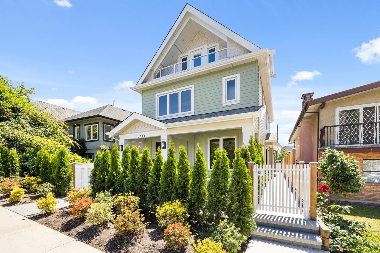 2 2528 TURNER STREET, R3145881, BC,