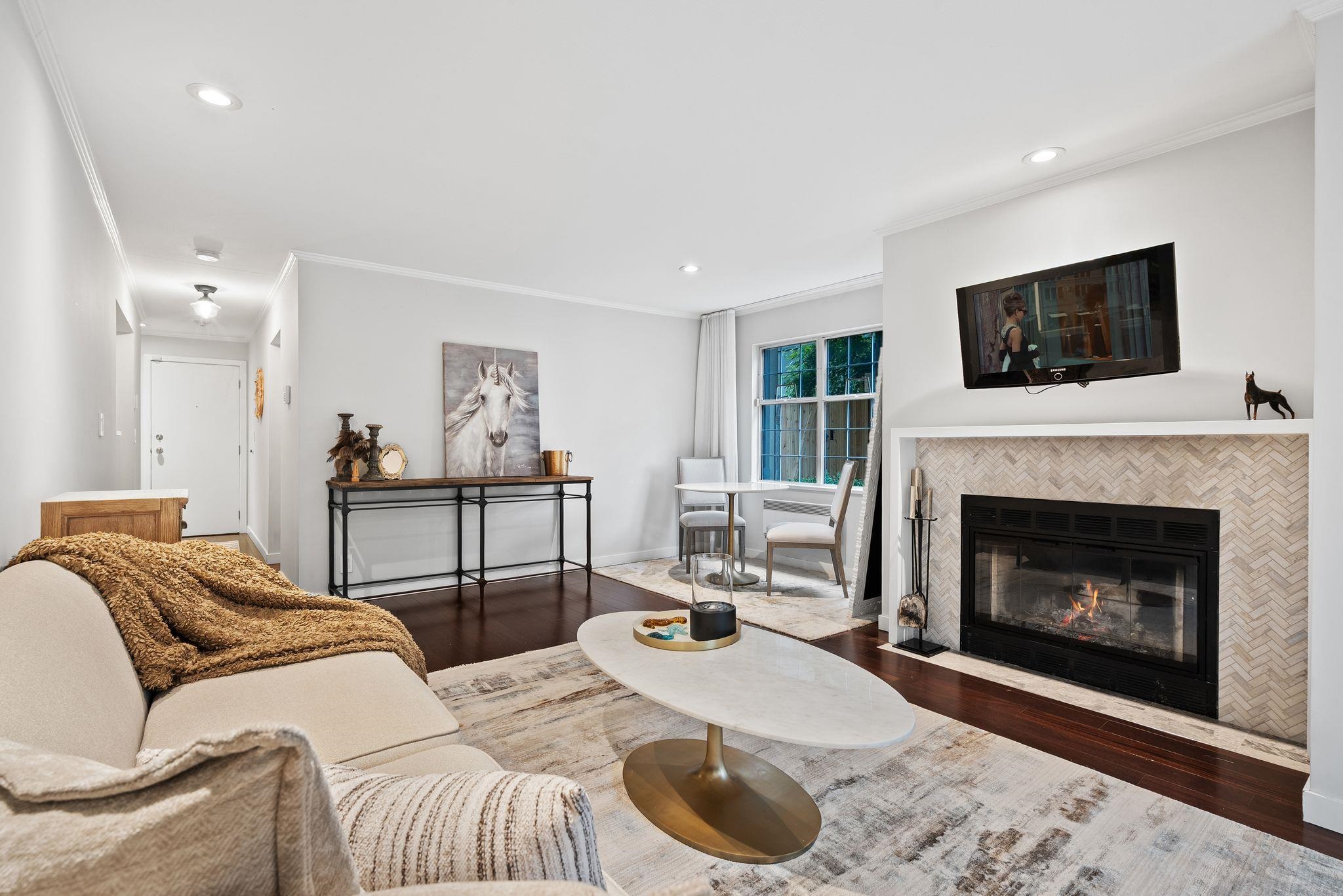 104 925 15TH AVENUE, R3145921, BC,
