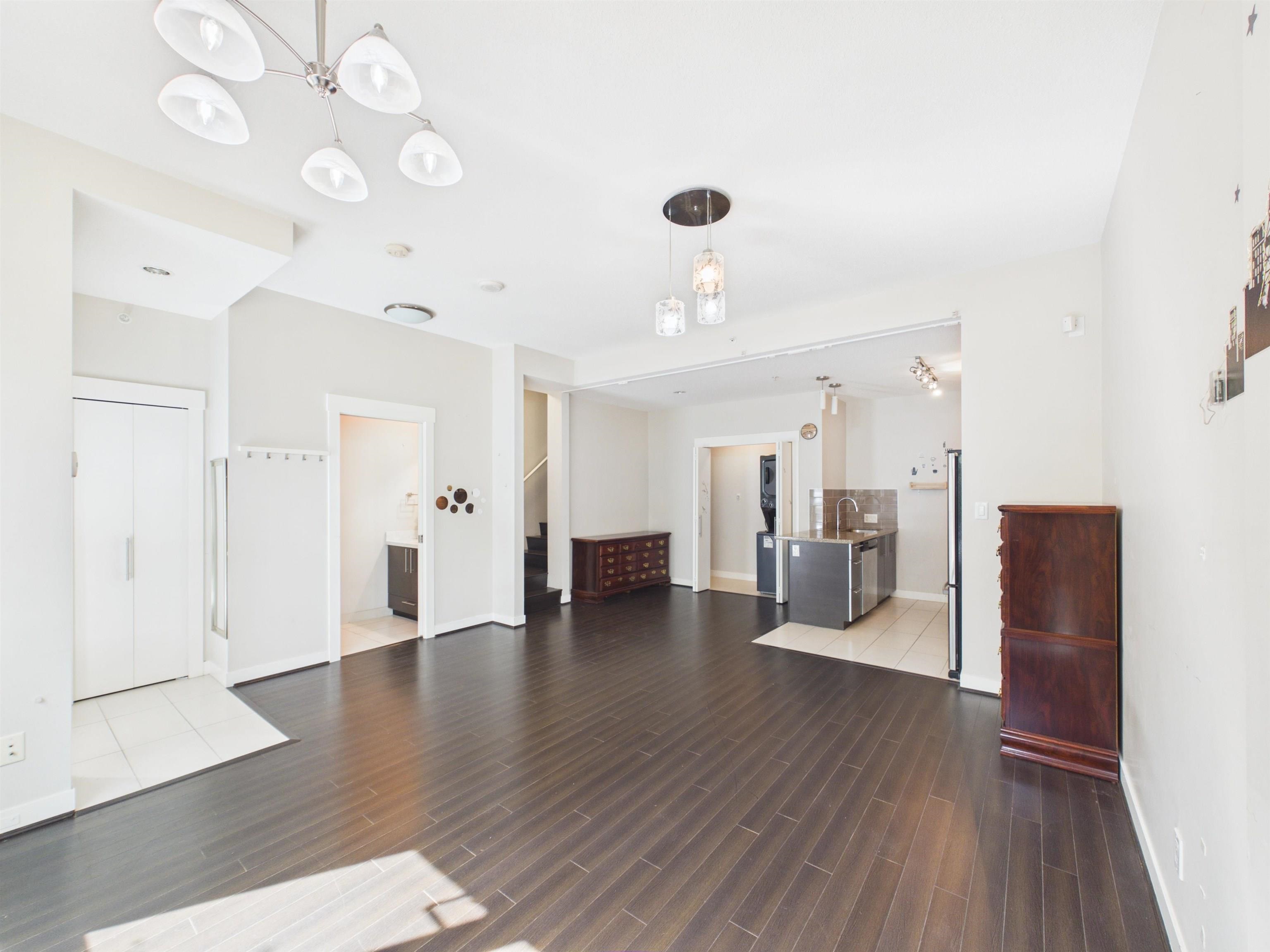 3 6733 BUSWELL STREET, R3145926, BC,