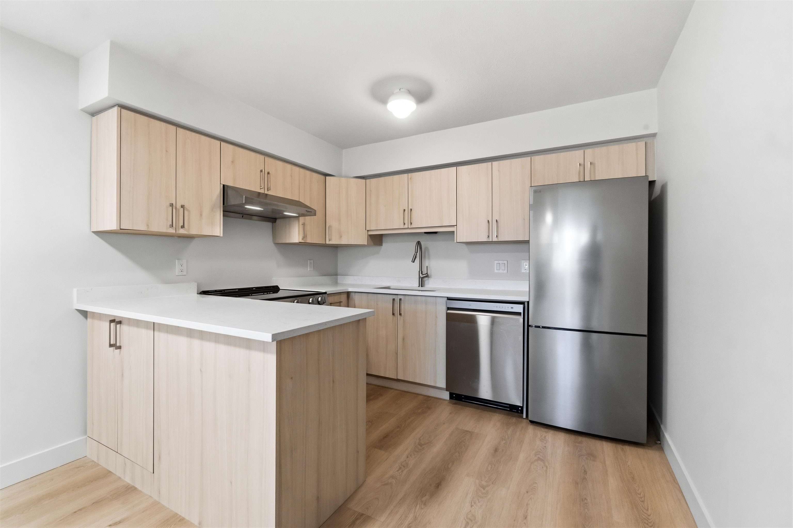 305 2928 COMMERCIAL DRIVE, R3145933, BC,