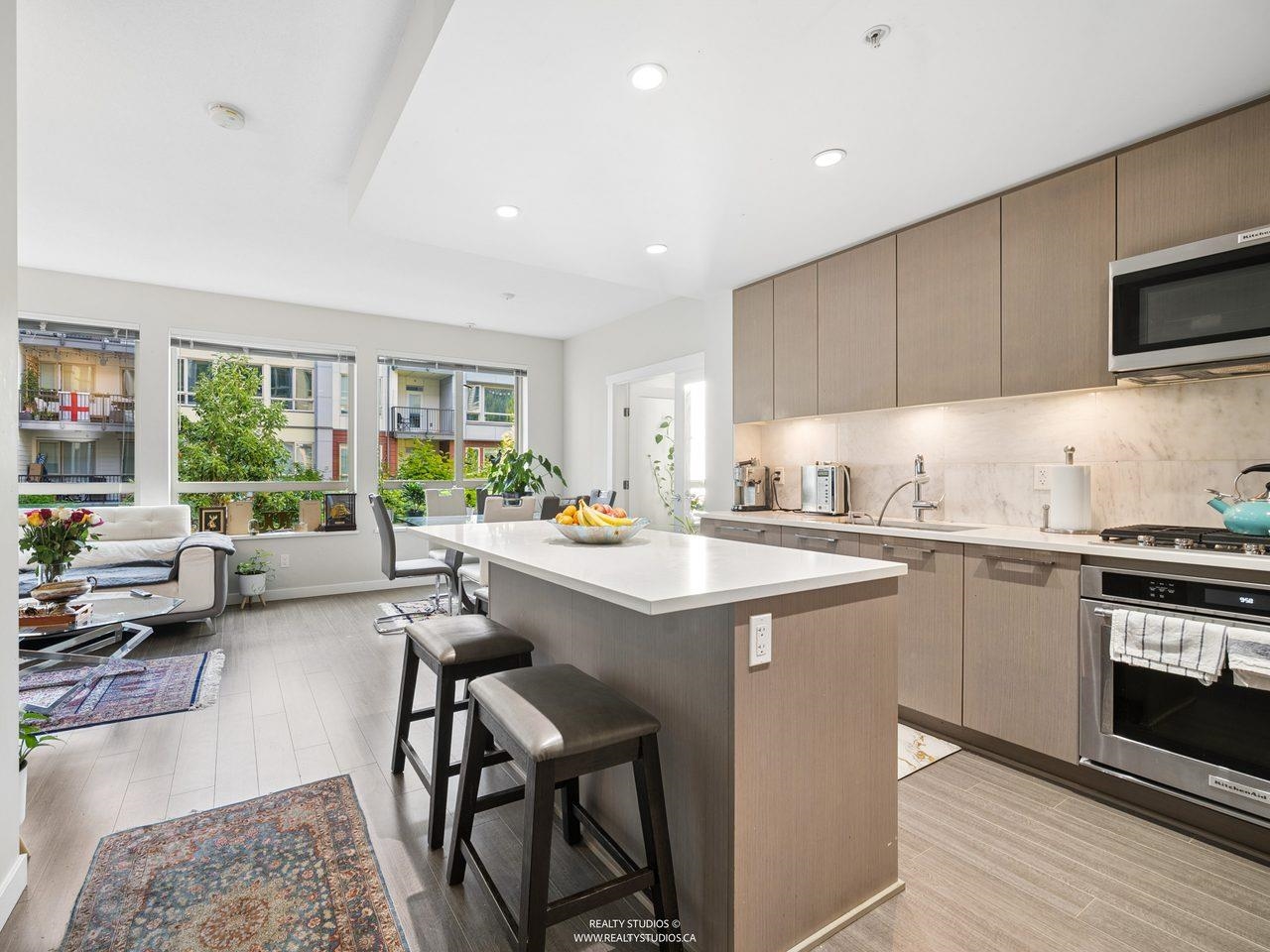 213 2651 LIBRARY LANE, R3146182, BC,
