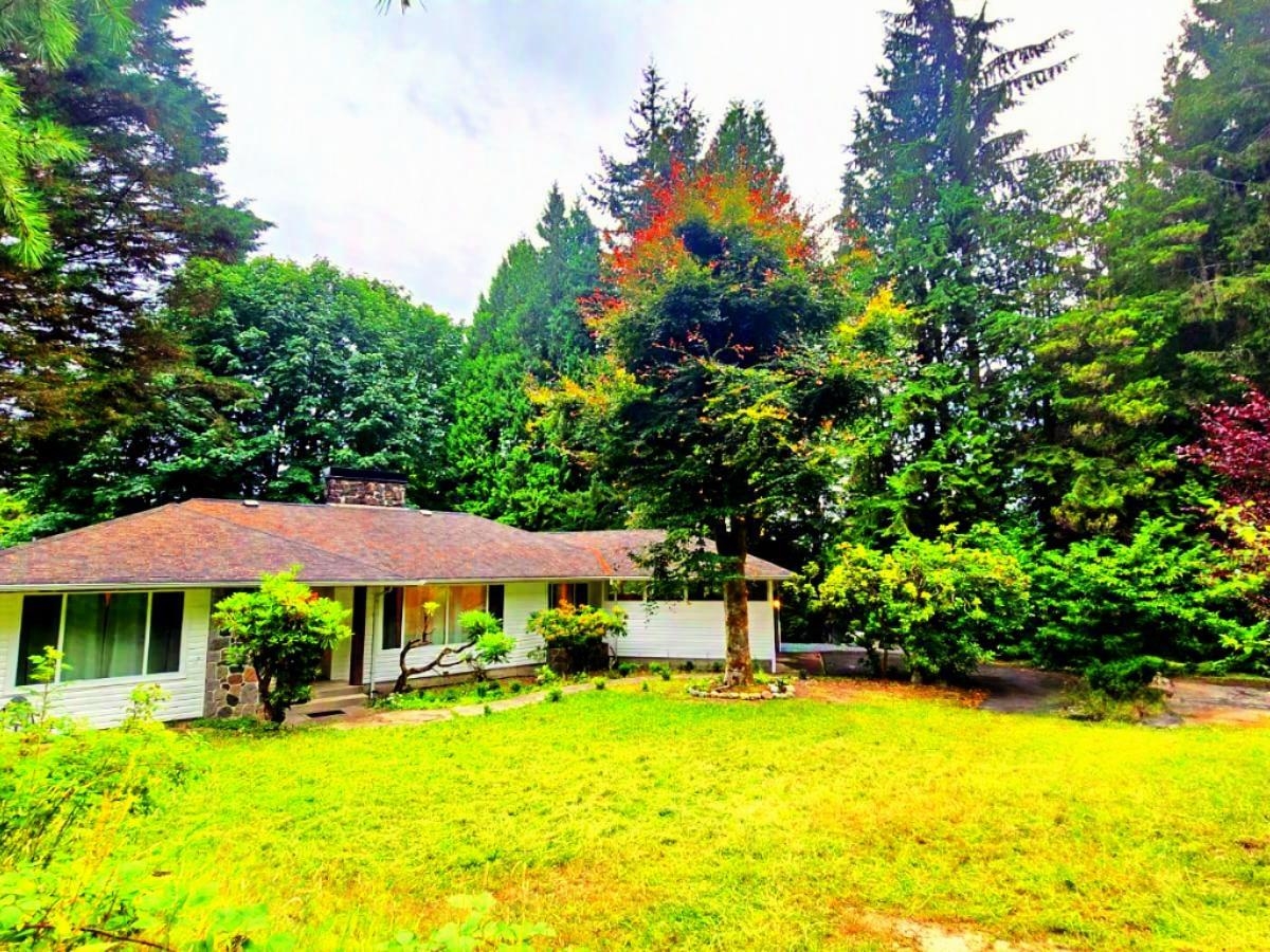 Upstairs 640 STEVENS DRIVE, R3146293, BC,