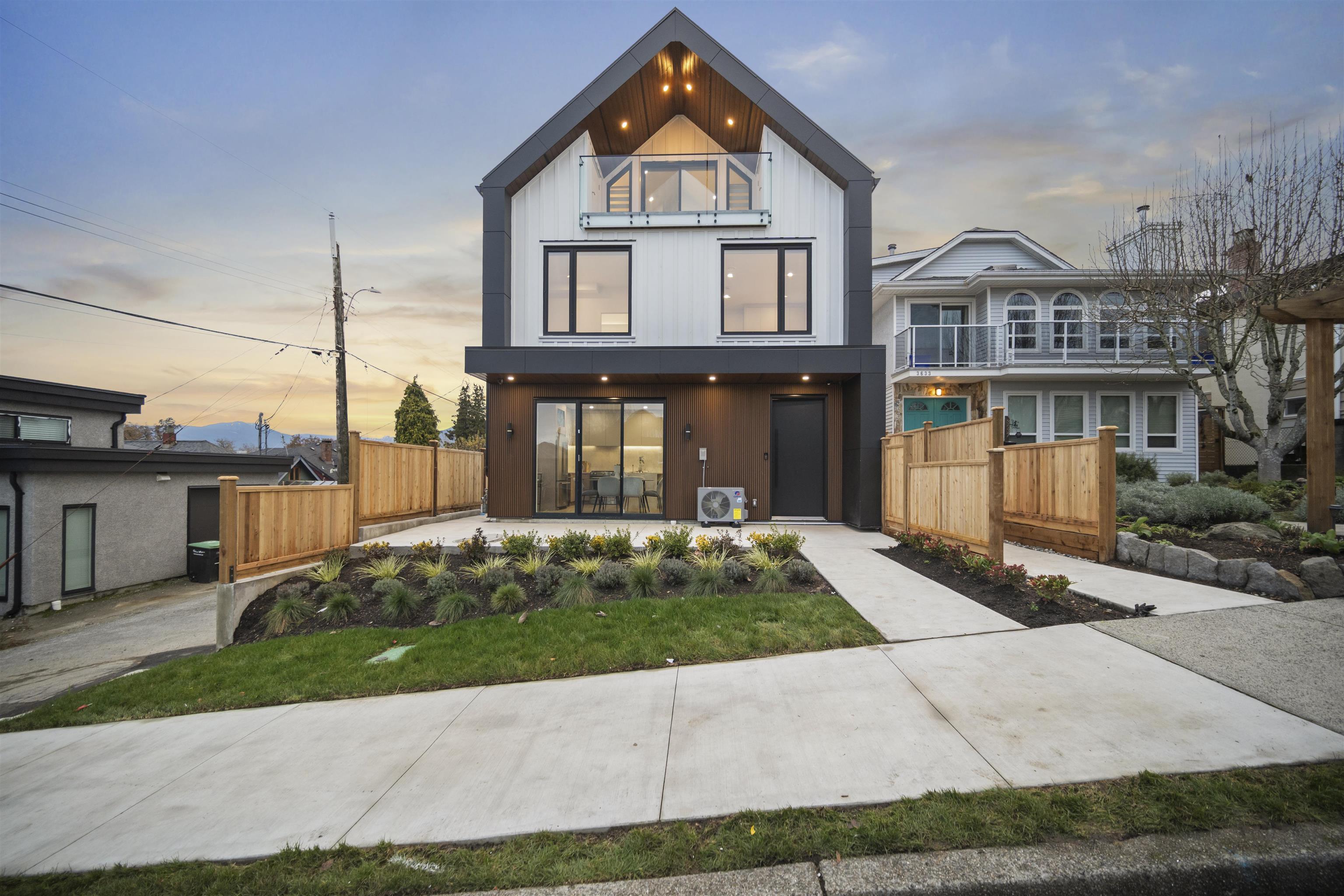 1 3623 TRIUMPH STREET, R3146337, BC,