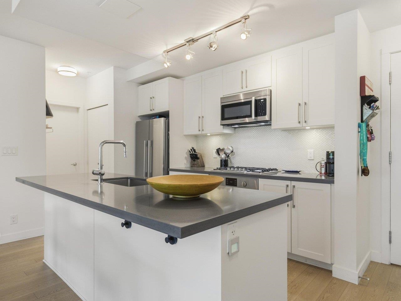 210 10177 RIVER DRIVE, R3146357, BC,