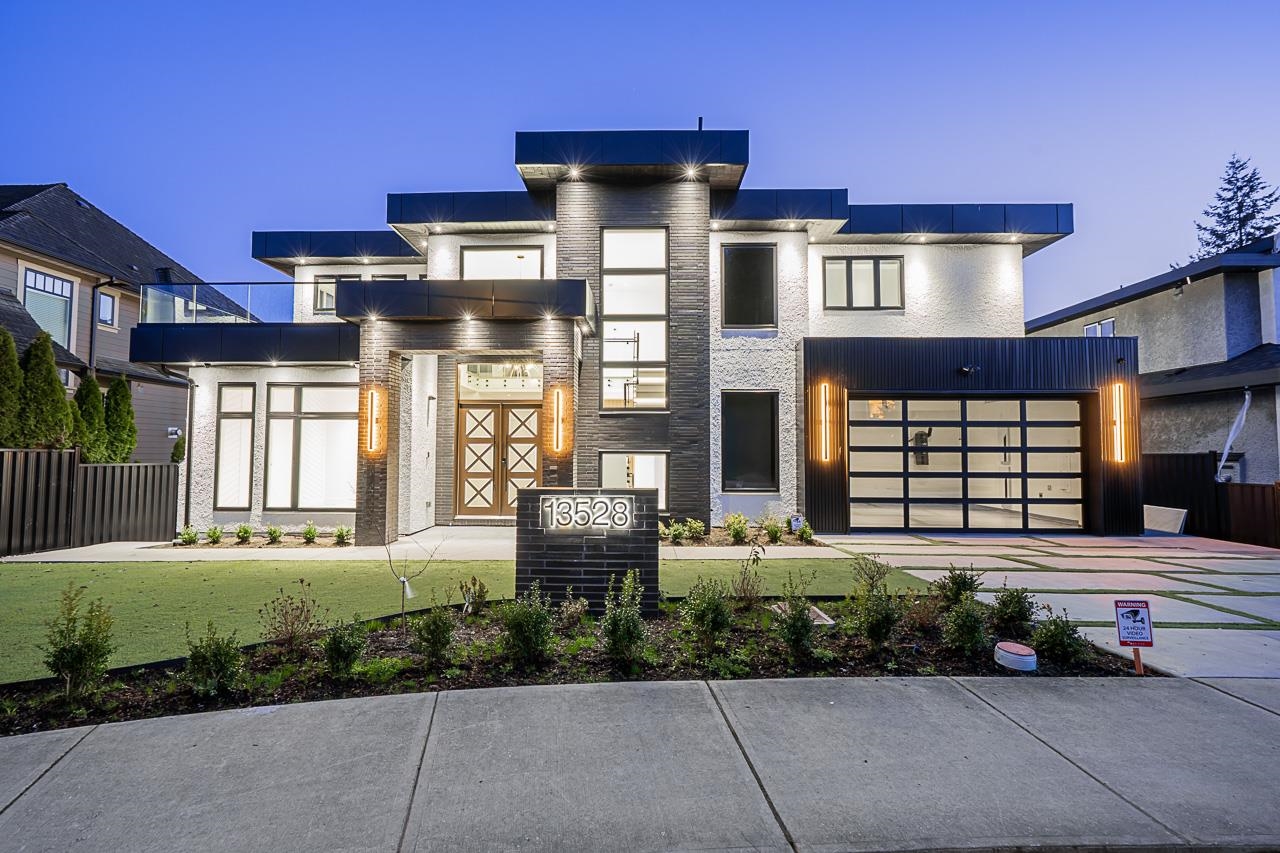 13528 14 AVENUE, Surrey BC V4A 5H5, R3146450, BC,