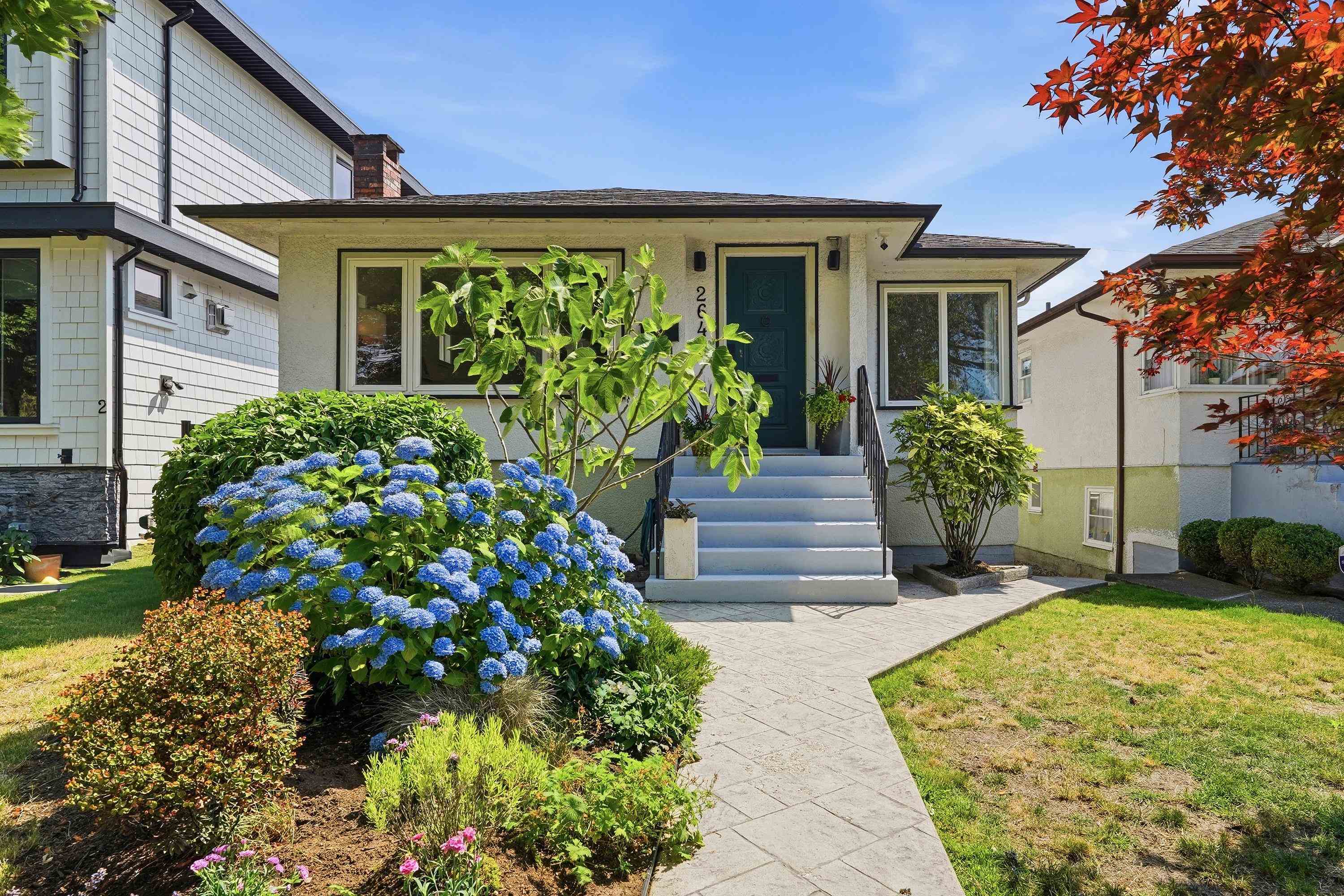 2640 VENABLES STREET, Vancouver BC V5K 2R3, R3146502, BC,