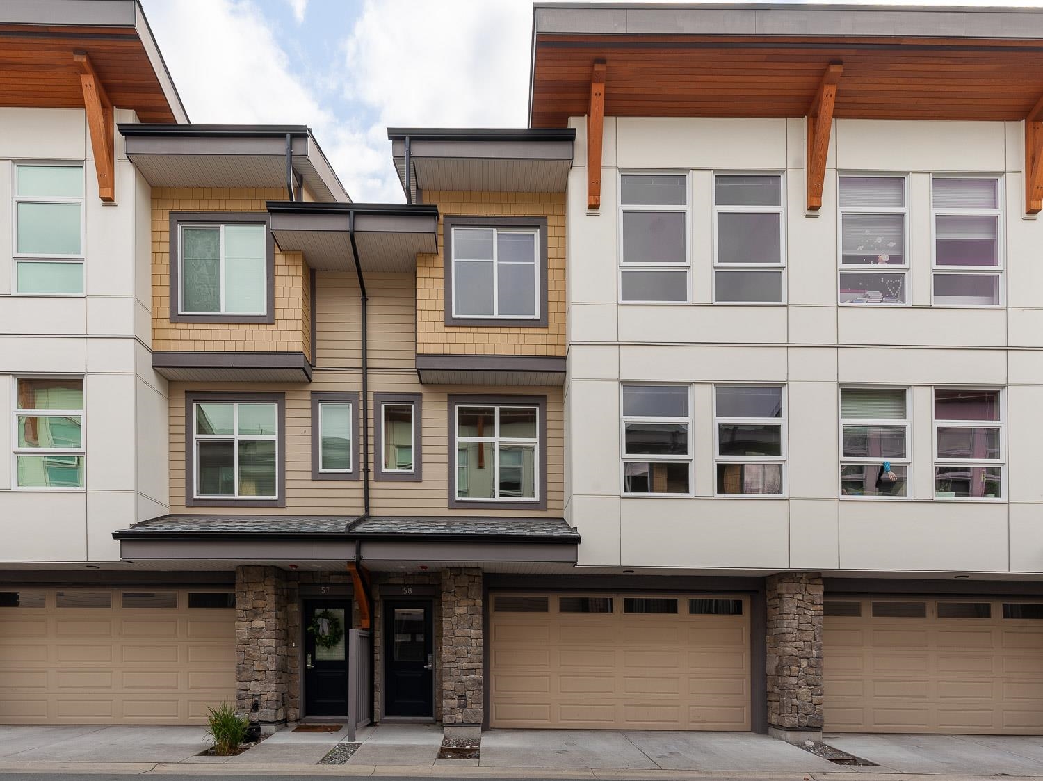 58 39548 LOGGERS LANE, R3146596, BC,