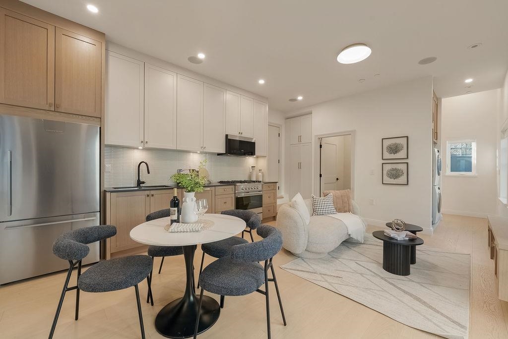 2544 GRANT STREET, Vancouver BC V5K 3G7, R3146734, BC,