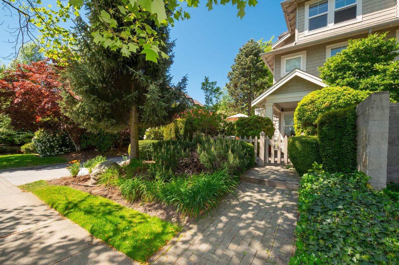 1 7179 18TH AVENUE, R3146745, BC,
