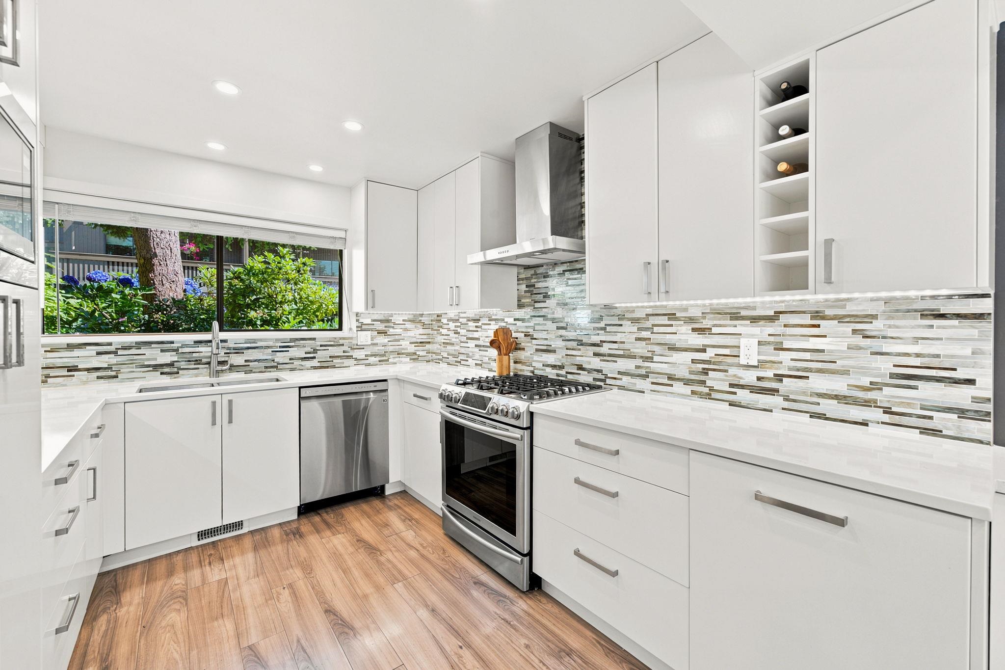 1079 LILLOOET ROAD, North Vancouver BC V7J 3H7, R3146968, BC,
