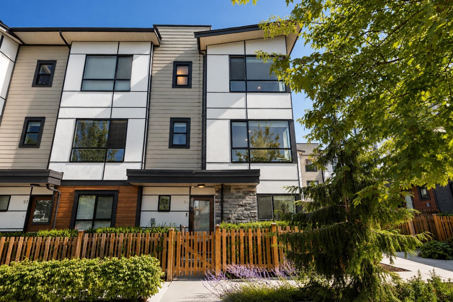 MLS® listing #R3147200 for sale located at 96 20150 81 AVENUE