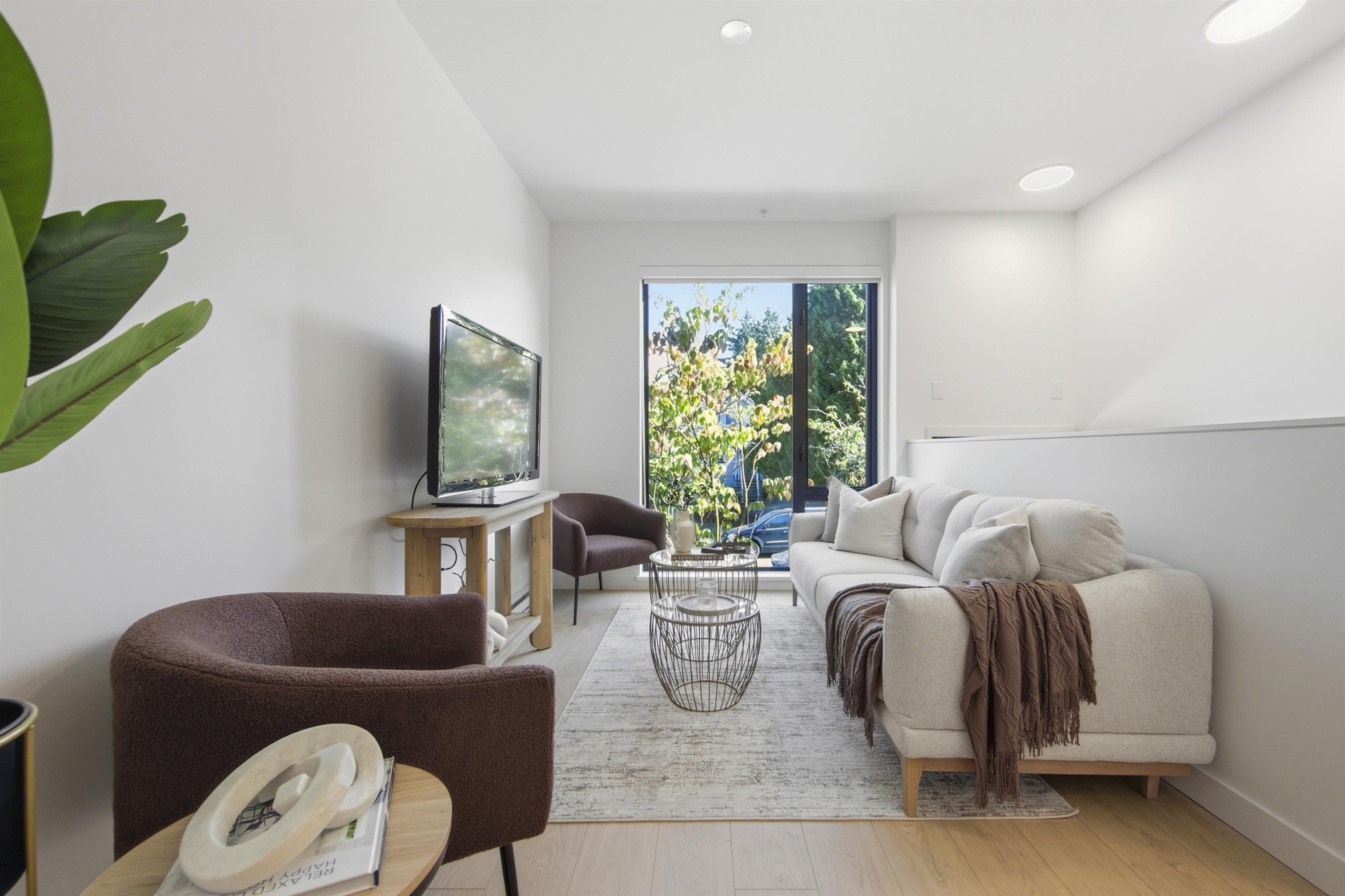 2408 E 12TH AVENUE, Vancouver BC V5N 0E3, R3147278, BC,