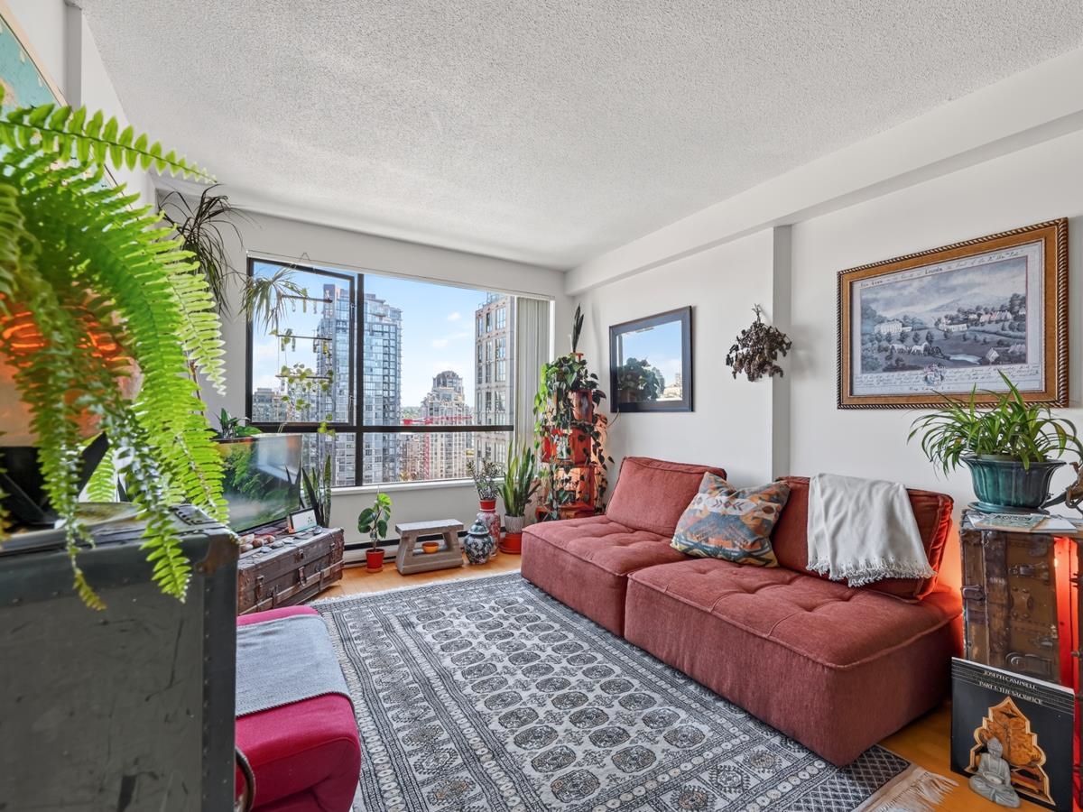 2004 1189 HOWE STREET, R3147481, BC,