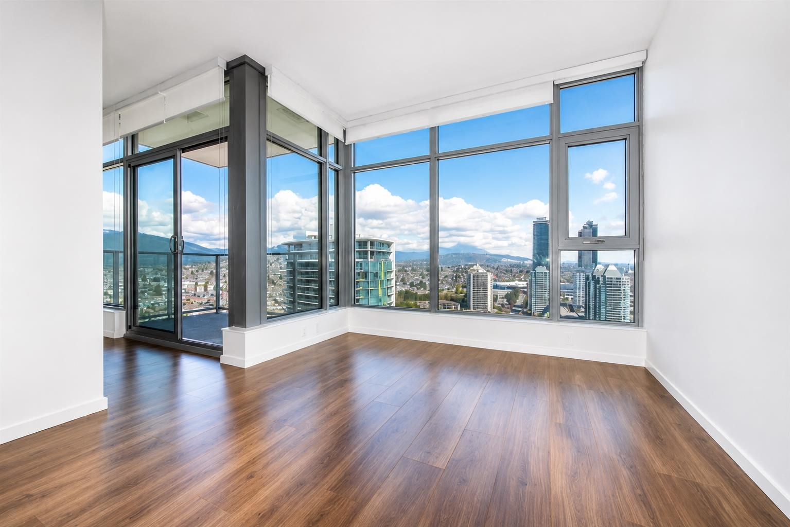 29th 1888 GILMORE AVENUE, R3147737, BC,