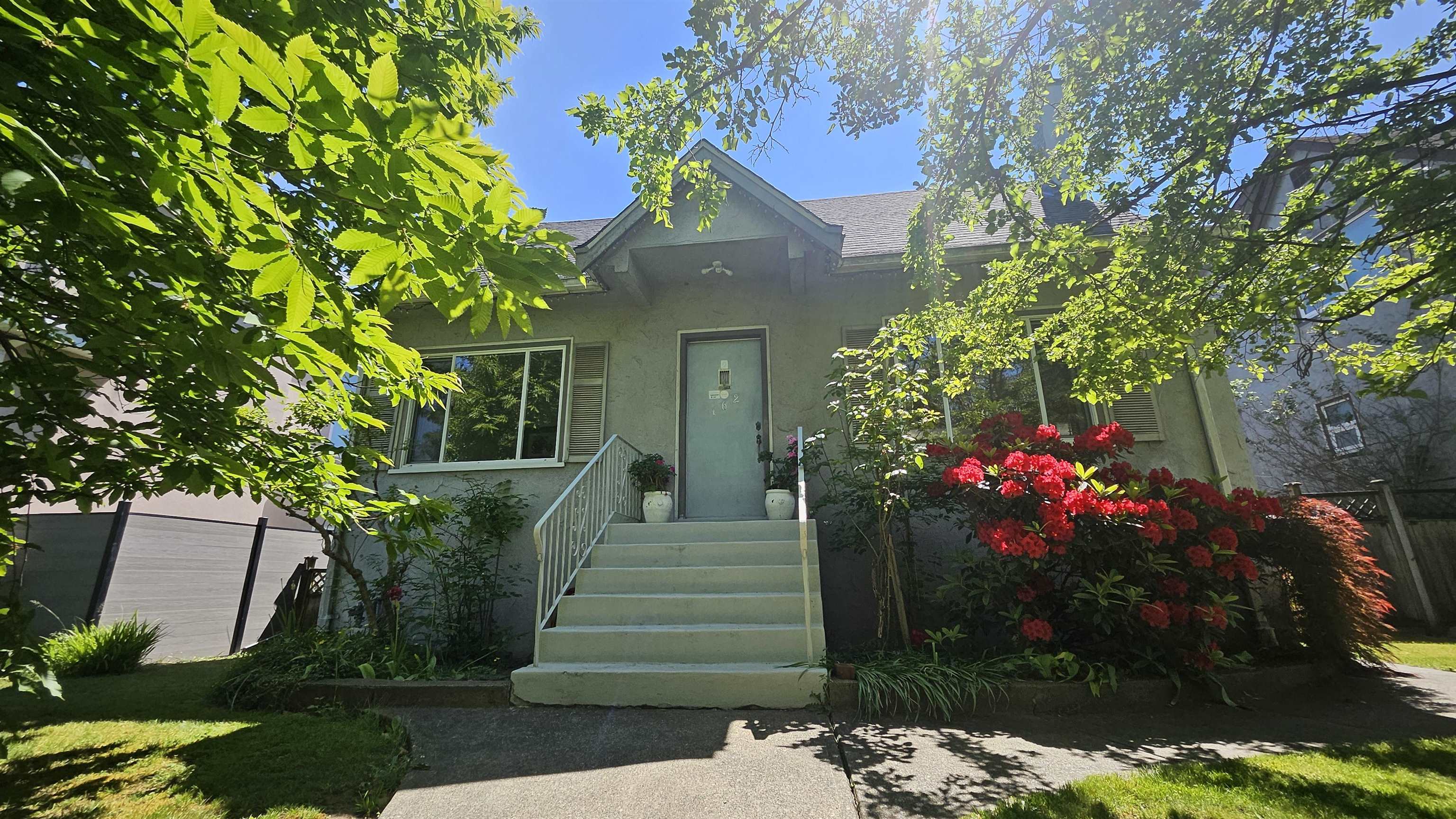162 W 43RD AVENUE, Vancouver BC V5Y 2T7, R3147967, BC,