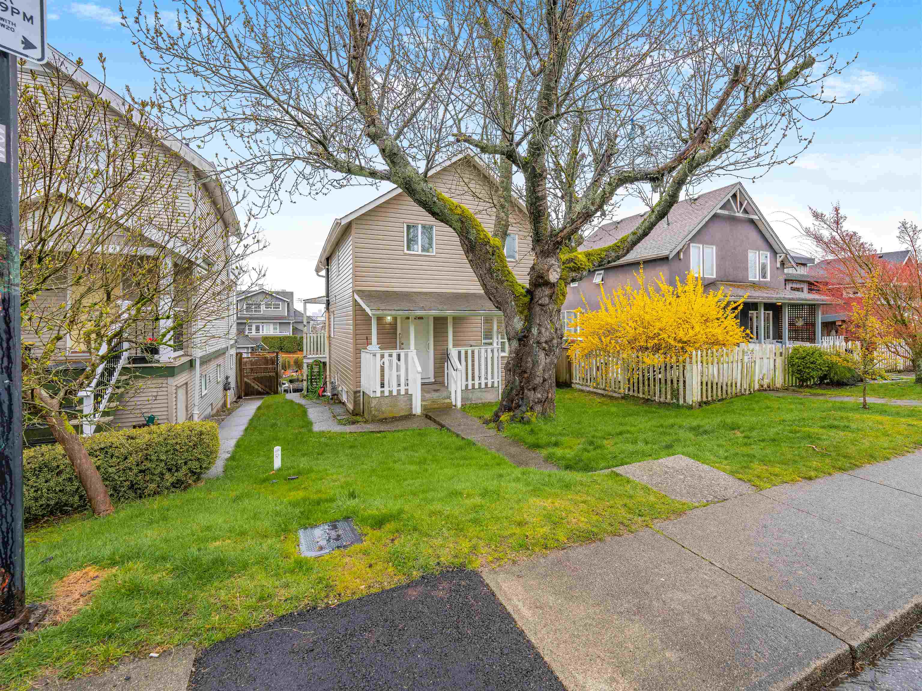 227 W 5TH STREET, North Vancouver BC V7M 1J9, R3147991, BC,