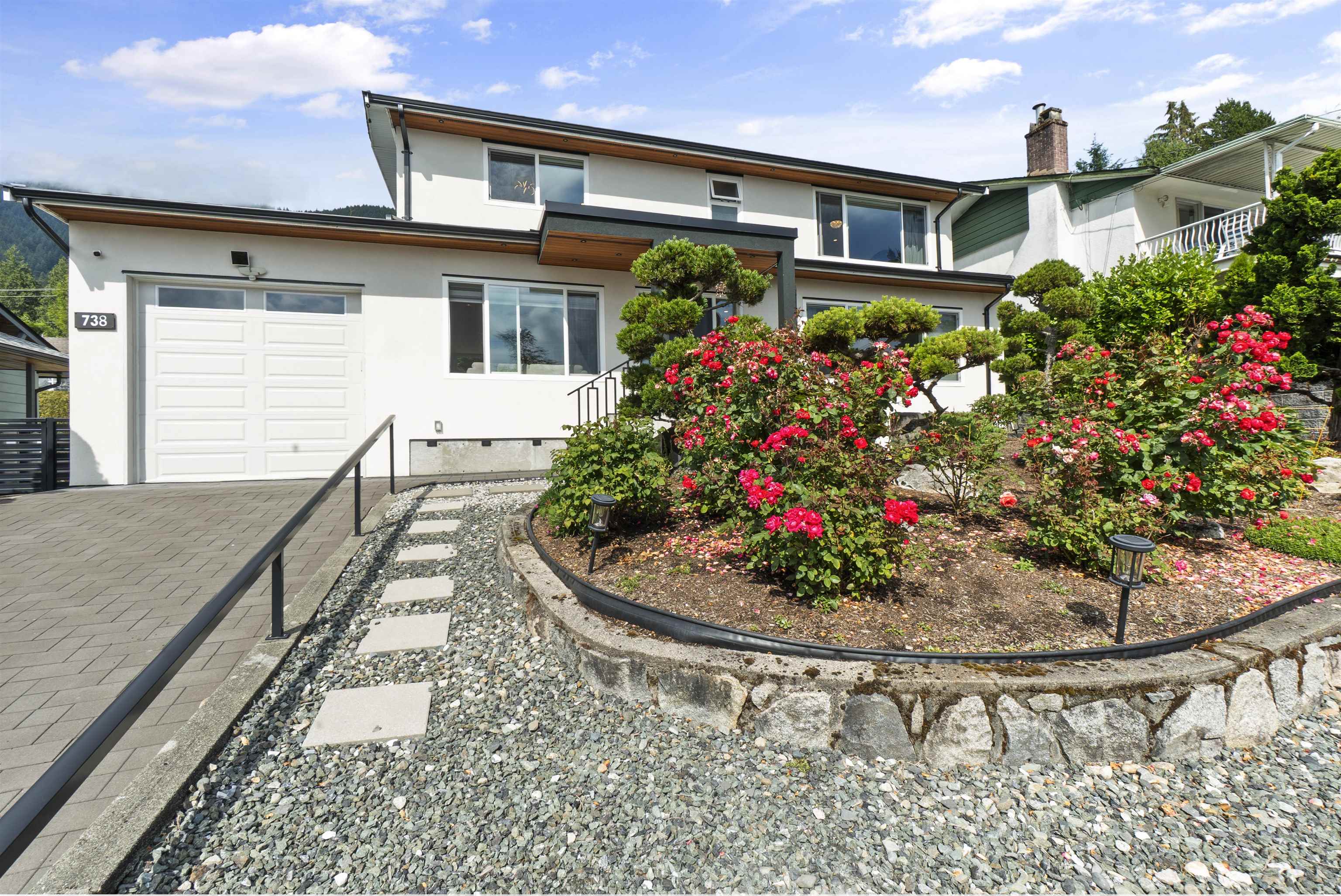 738 SYLVAN AVENUE, North Vancouver BC V7R 2G1, R3148001, BC,