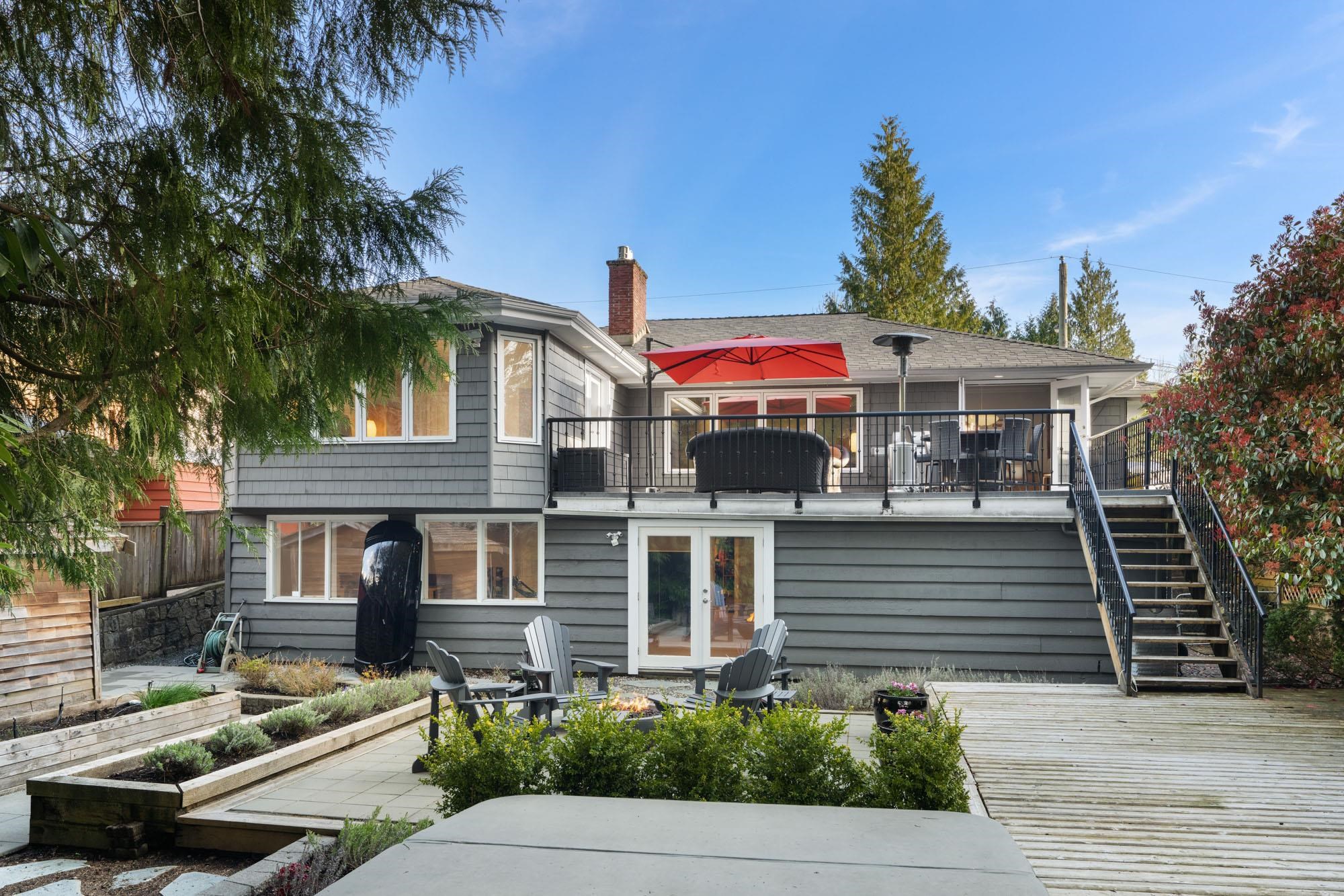 956 BELVISTA CRESCENT, North Vancouver BC V7R 2B4, R3148487, BC,