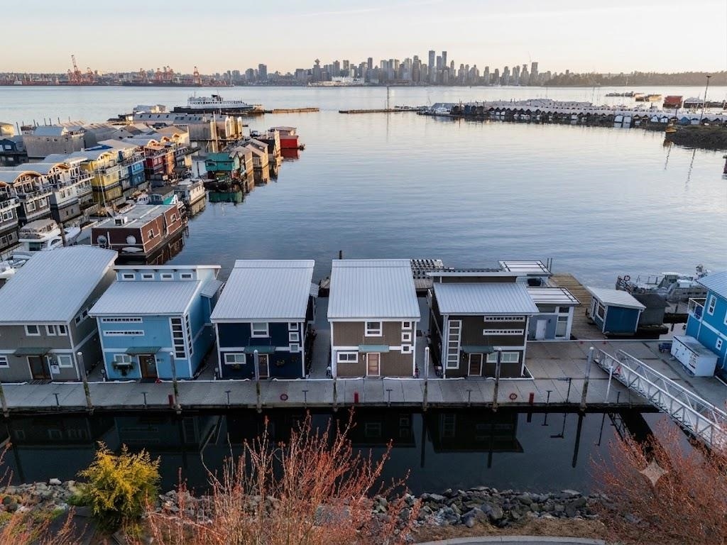 FRSL17 415 ESPLANADE AVENUE, R3148527, BC,