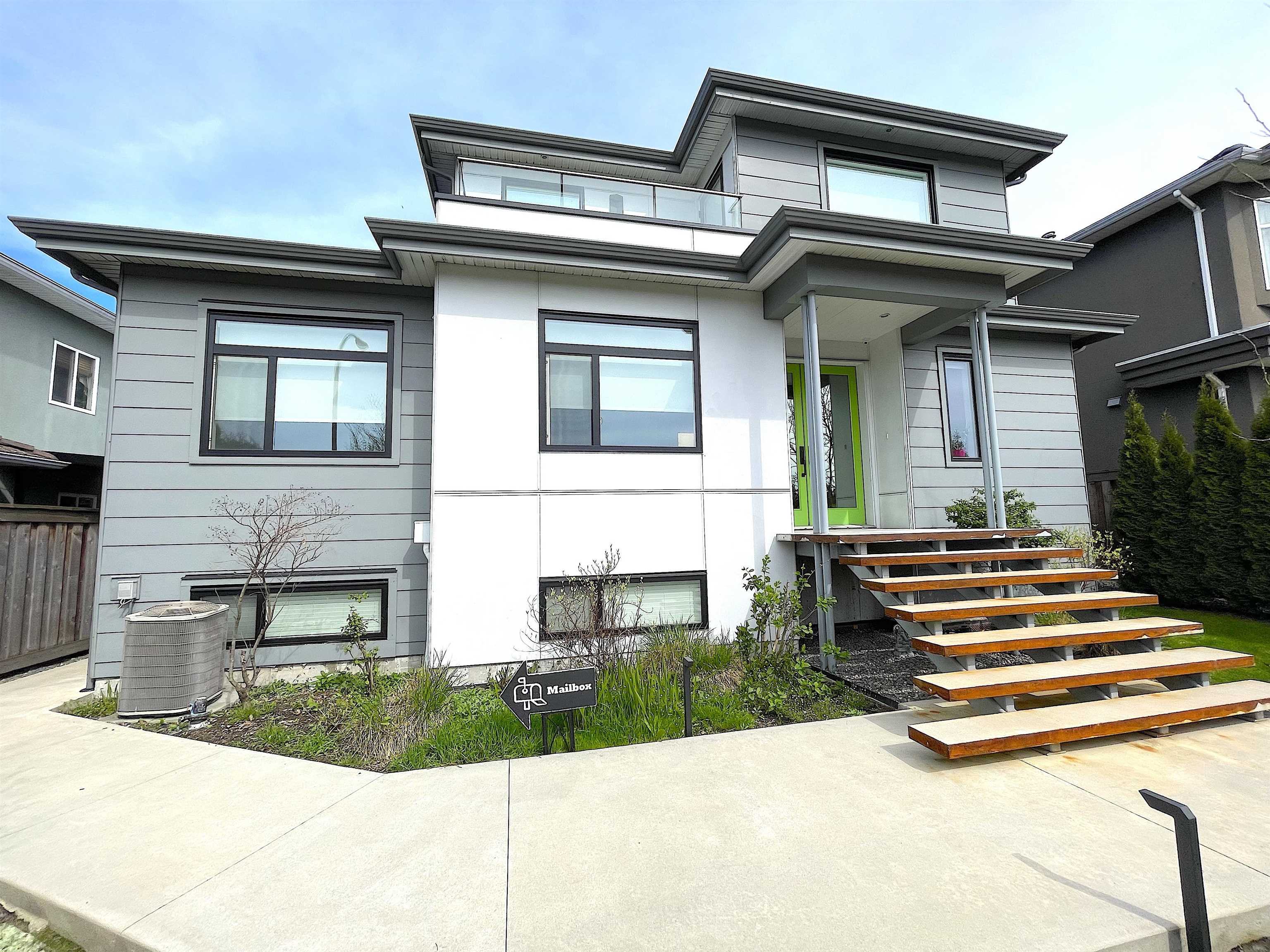 1633 SE MARINE DRIVE, Vancouver BC V5P 2R5, R3148741, BC,