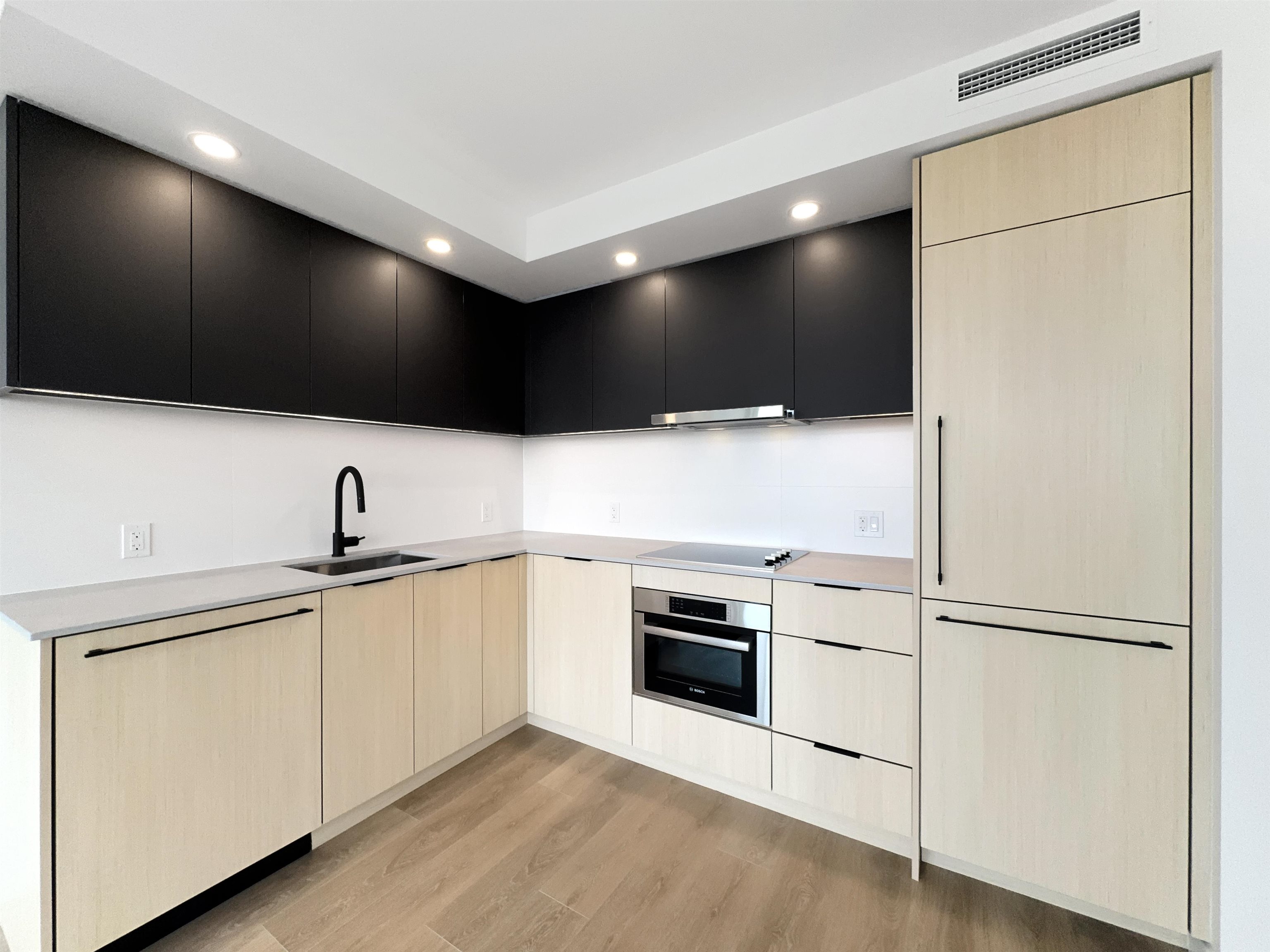 29XX 13738 CENTRAL AVENUE, R3148840, BC,