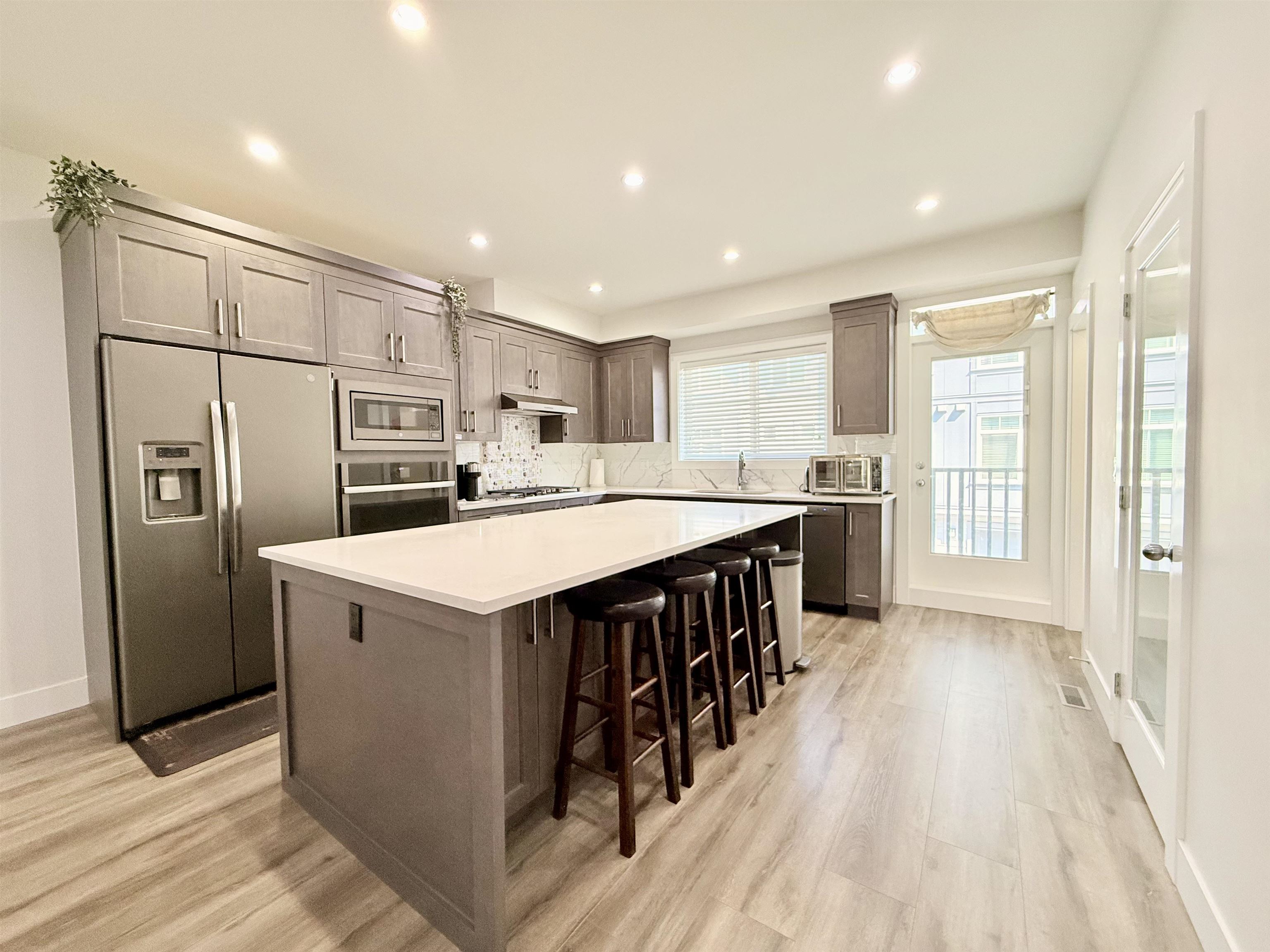 3 19239 70 AVENUE, R3148983, BC,