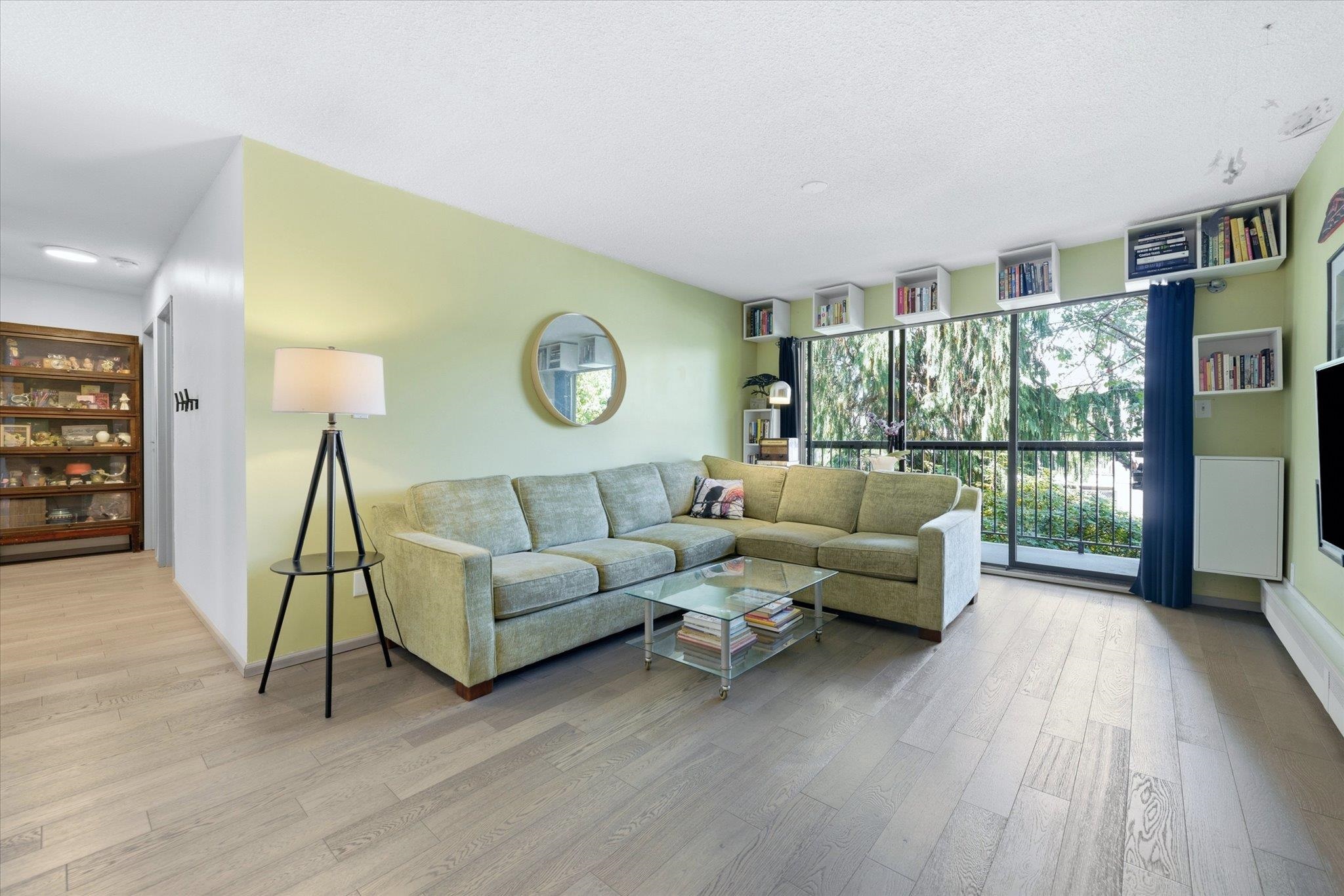 201 1622 FRANCES STREET, R3149076, BC,
