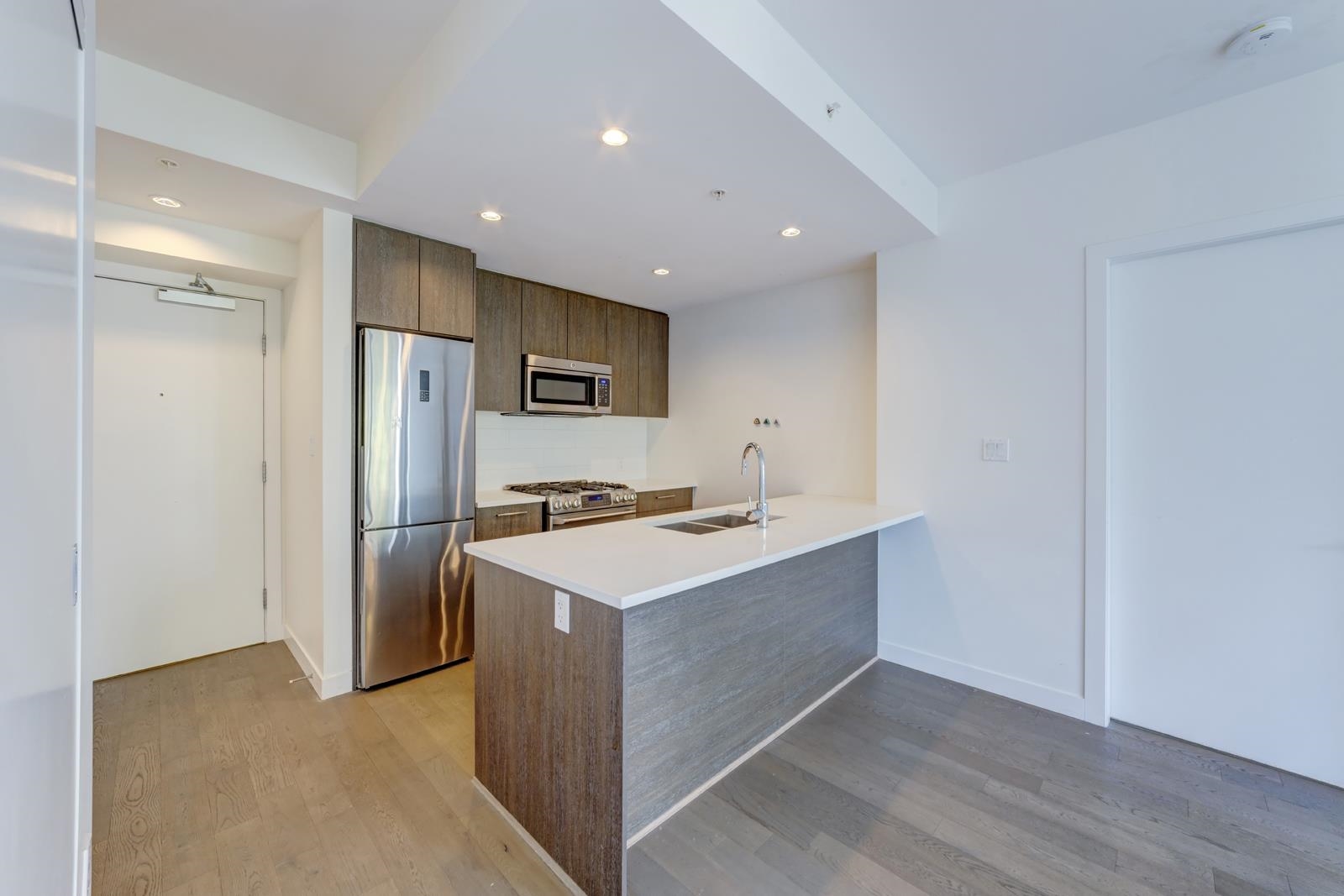 10XX 9060 UNIVERSITY CRESCENT, R3149279, BC,