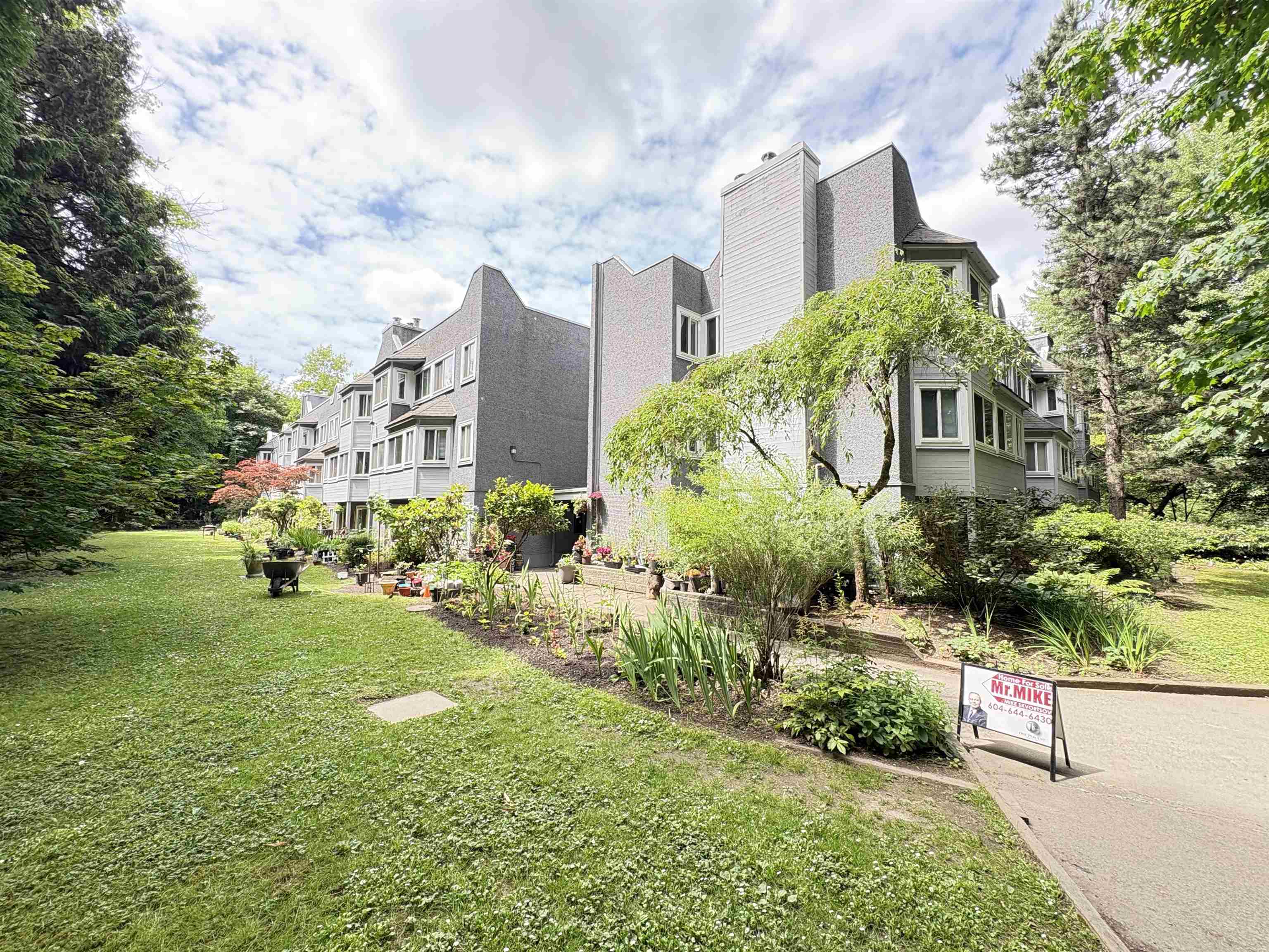 312 9880 MANCHESTER DRIVE, R3149585, BC,