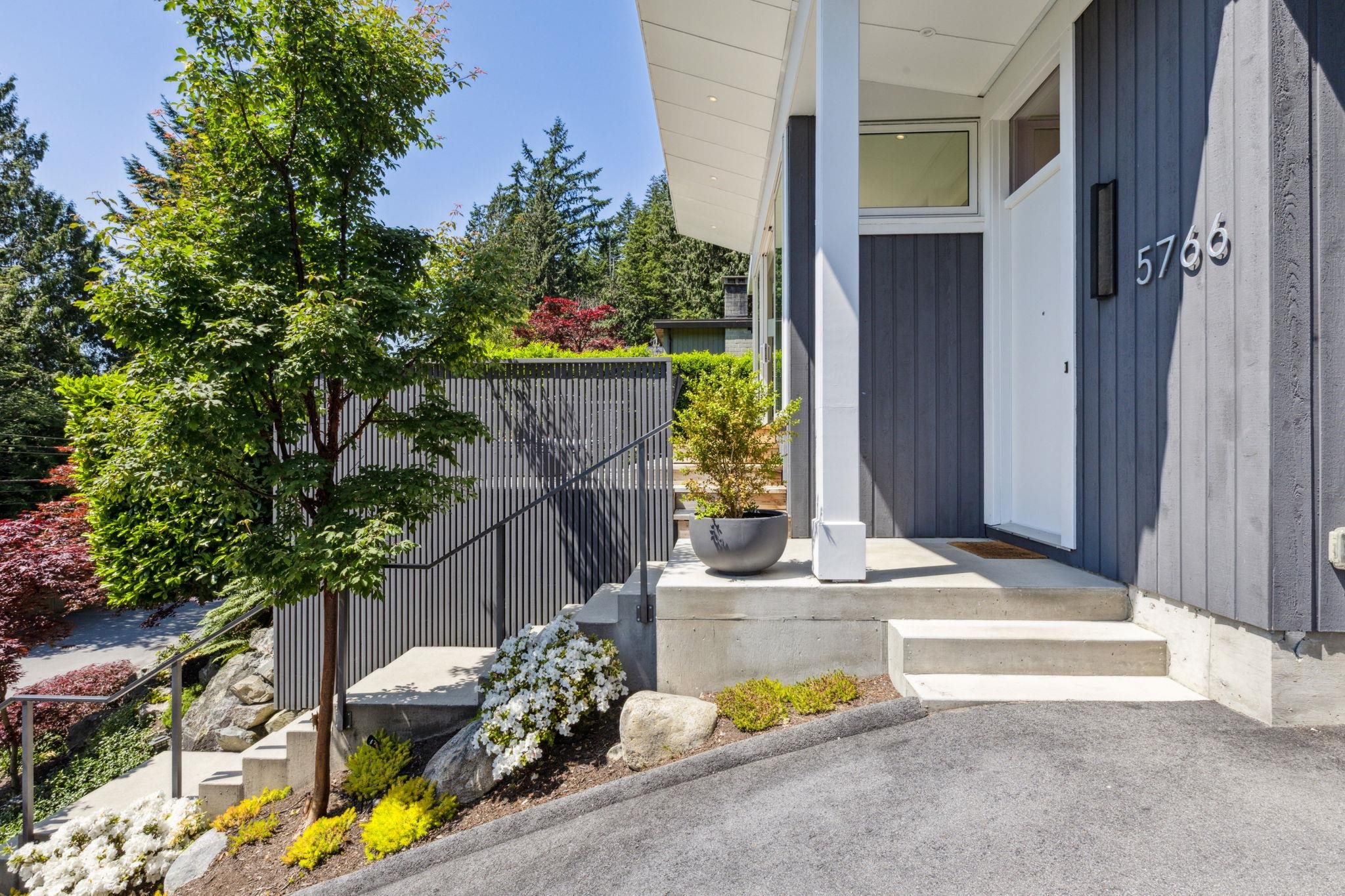 5766 CRANLEY DRIVE, West Vancouver BC V7W 1S8, R3149658, BC,