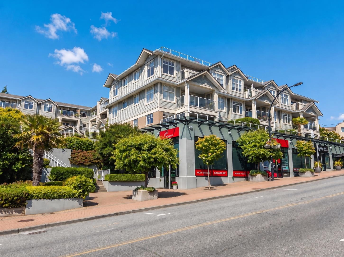 204 15621 MARINE DRIVE, R3149666, BC,