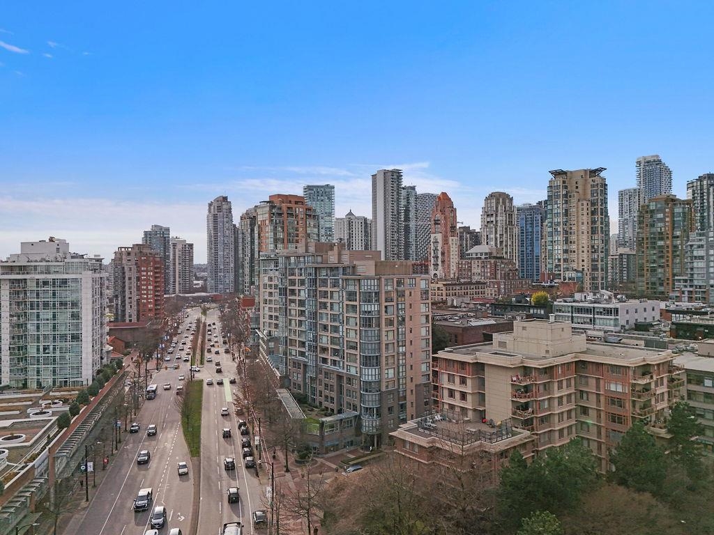 404 238 ALVIN NAROD MEWS, R3149900, BC,