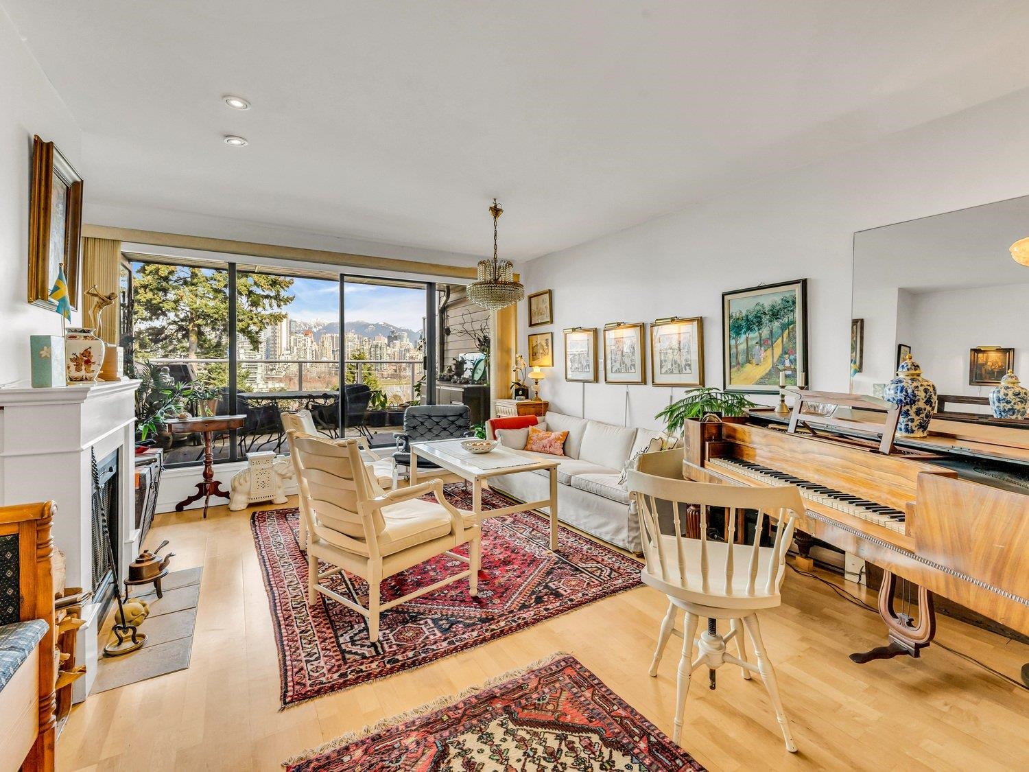 201 1024 7TH AVENUE, R3150352, BC,