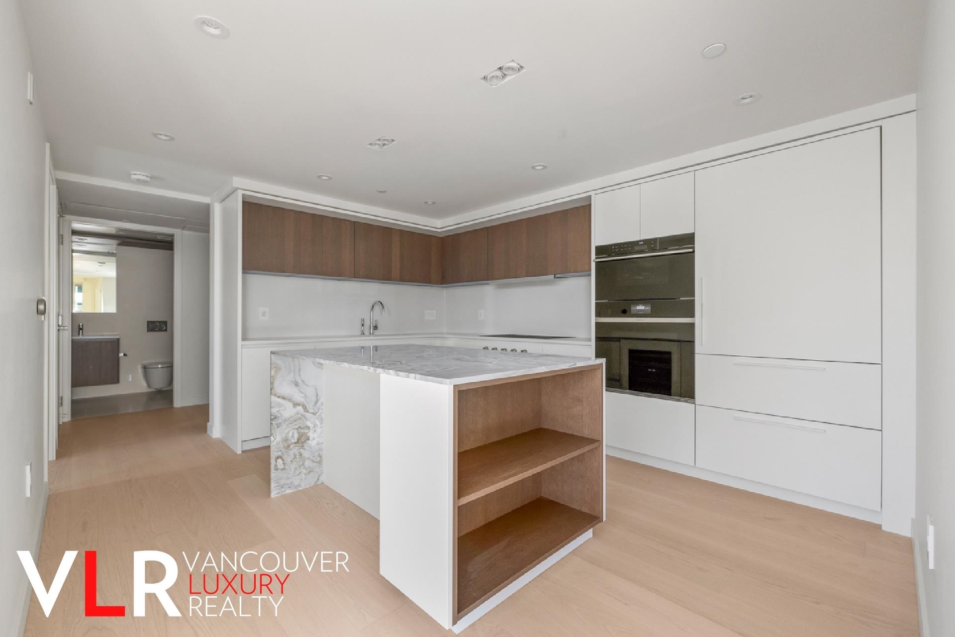203 3596 28TH AVENUE, R3150376, BC,