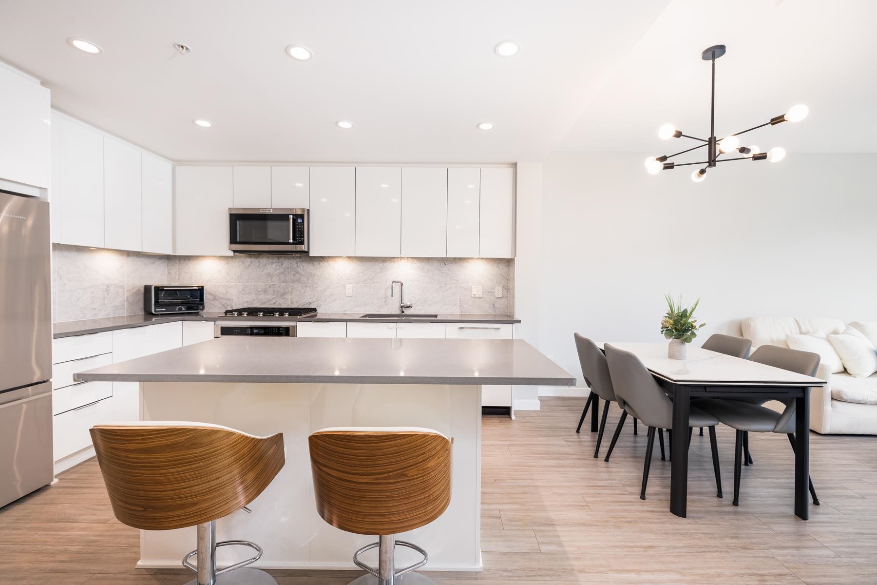 302 2651 LIBRARY LANE, R3150552, BC,